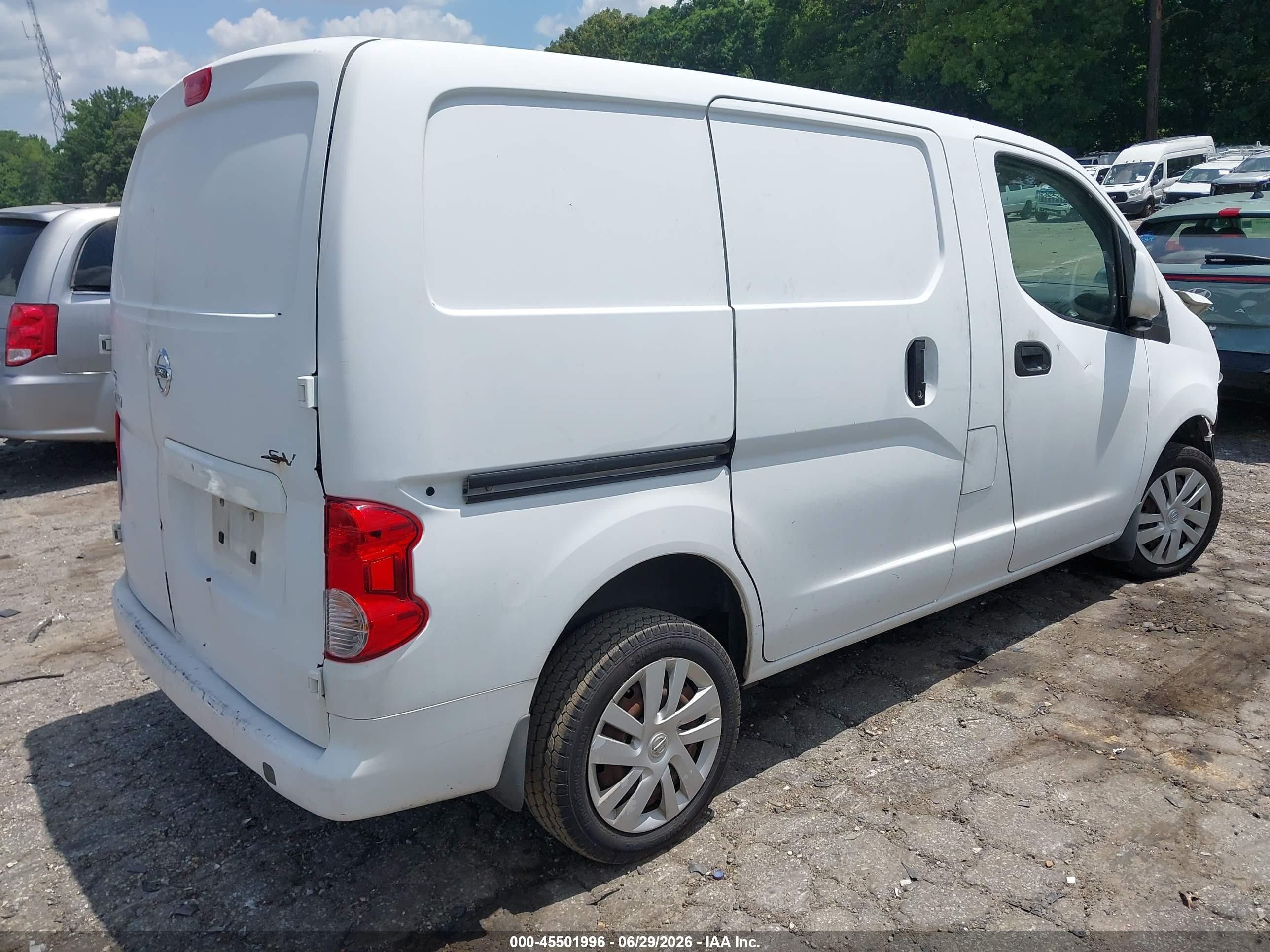 2015 Nissan Nv200 Sv Белый vin: 3N6CM0KN0FK720133