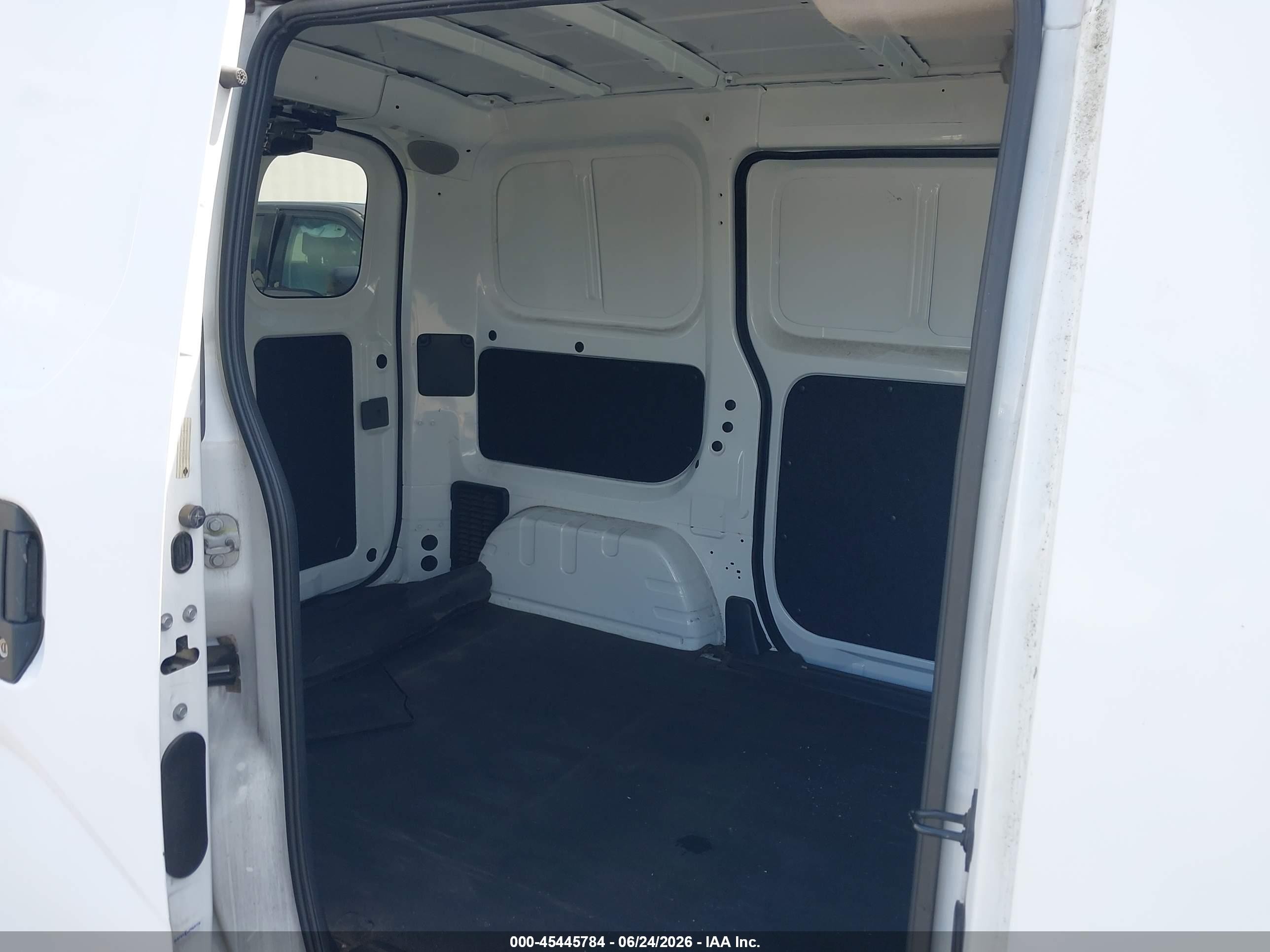 2015 Nissan Nv200 S White vin: 3N6CM0KN1FK736485