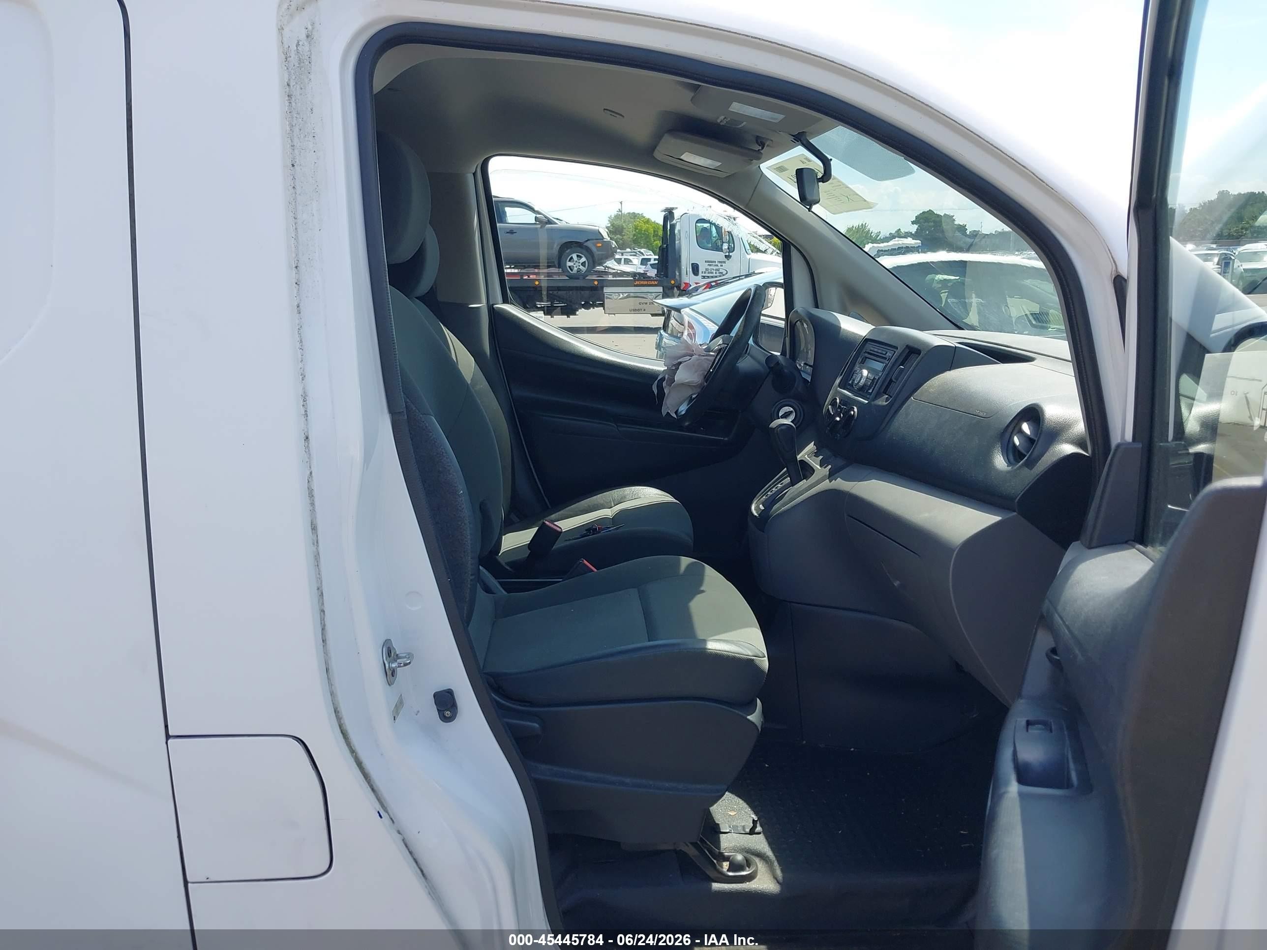 2015 Nissan Nv200 S White vin: 3N6CM0KN1FK736485