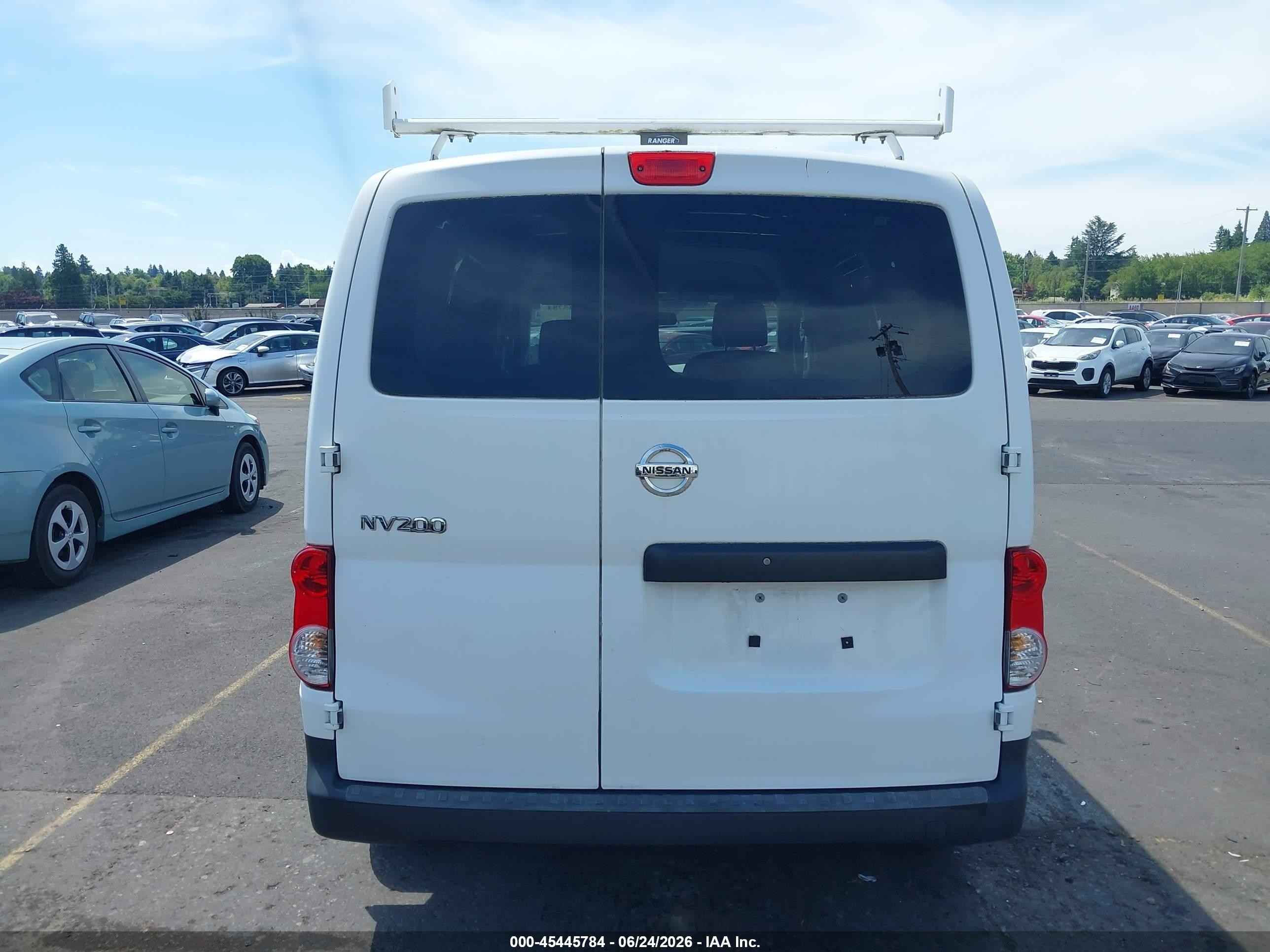 2015 Nissan Nv200 S White vin: 3N6CM0KN1FK736485