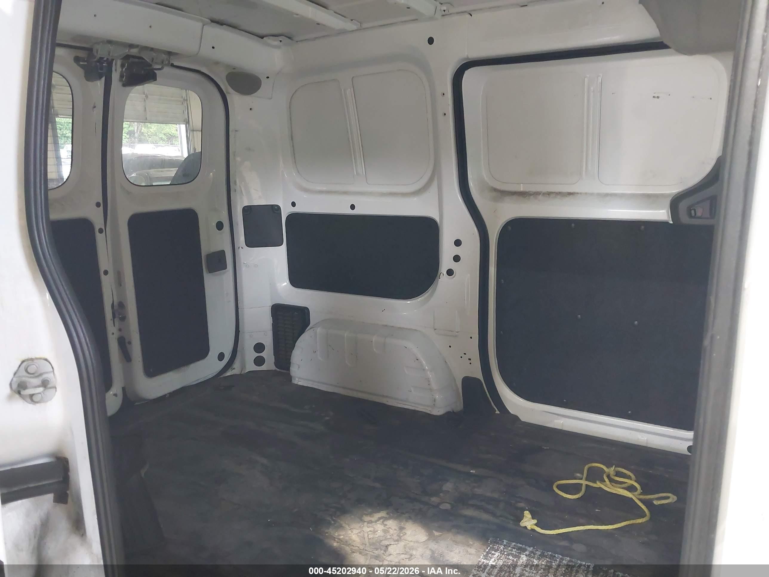 2015 Nissan Nv200 Sv White vin: 3N6CM0KN2FK708176