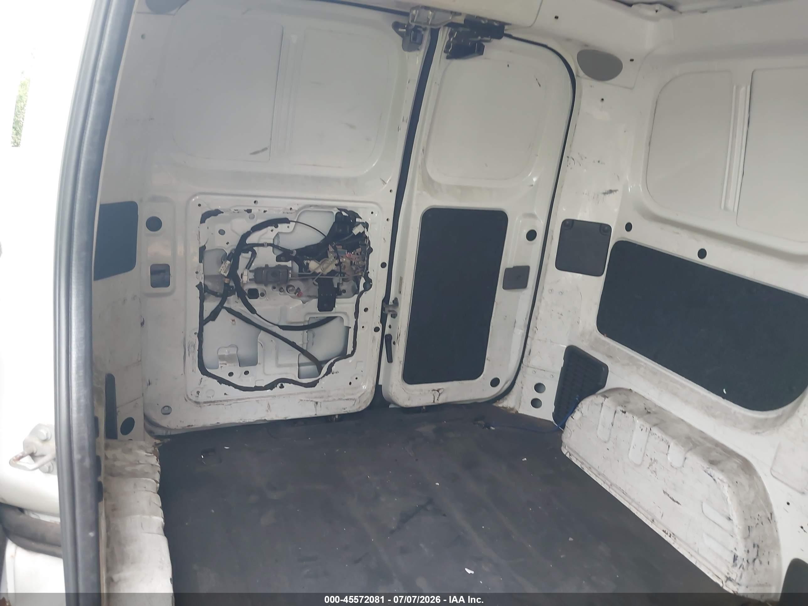 2013 Nissan Nv200 Sv White vin: 3N6CM0KN3DK692986