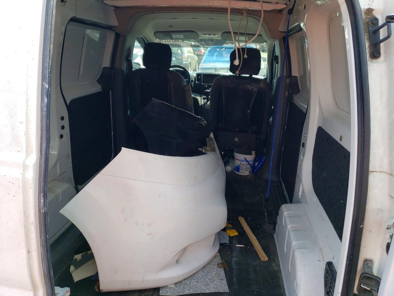 2015 Nissan Nv200 Sv Белый vin: 3N6CM0KN3FK705092