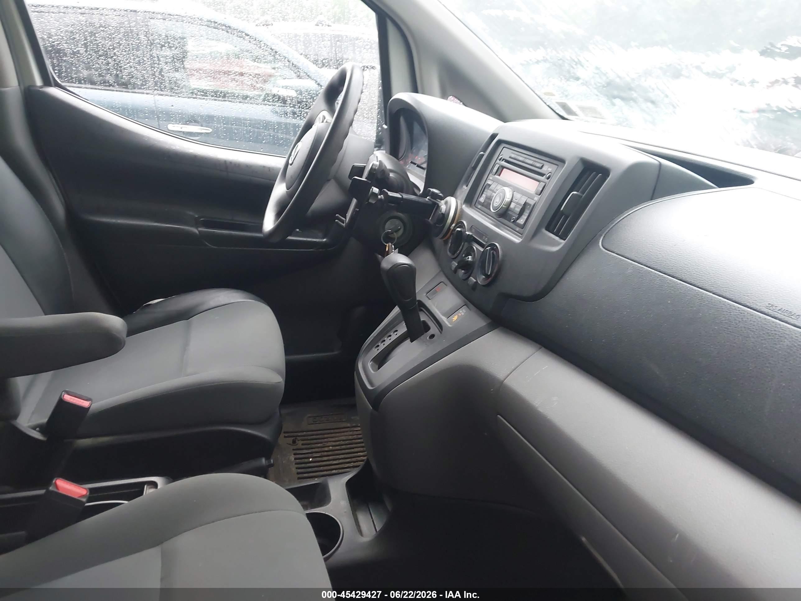 2015 Nissan Nv200 S Белый vin: 3N6CM0KN3FK734916