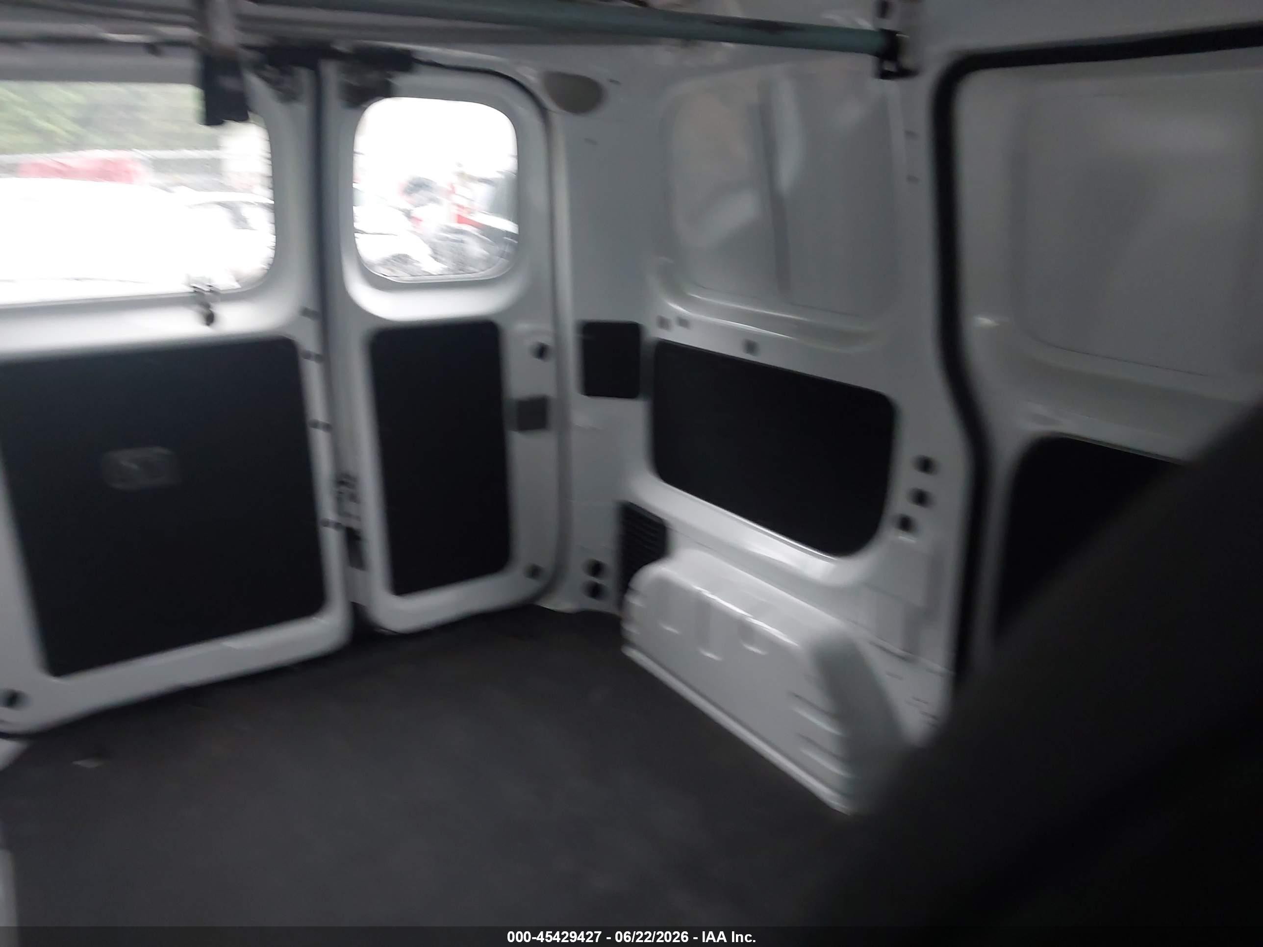 2015 Nissan Nv200 S Белый vin: 3N6CM0KN3FK734916