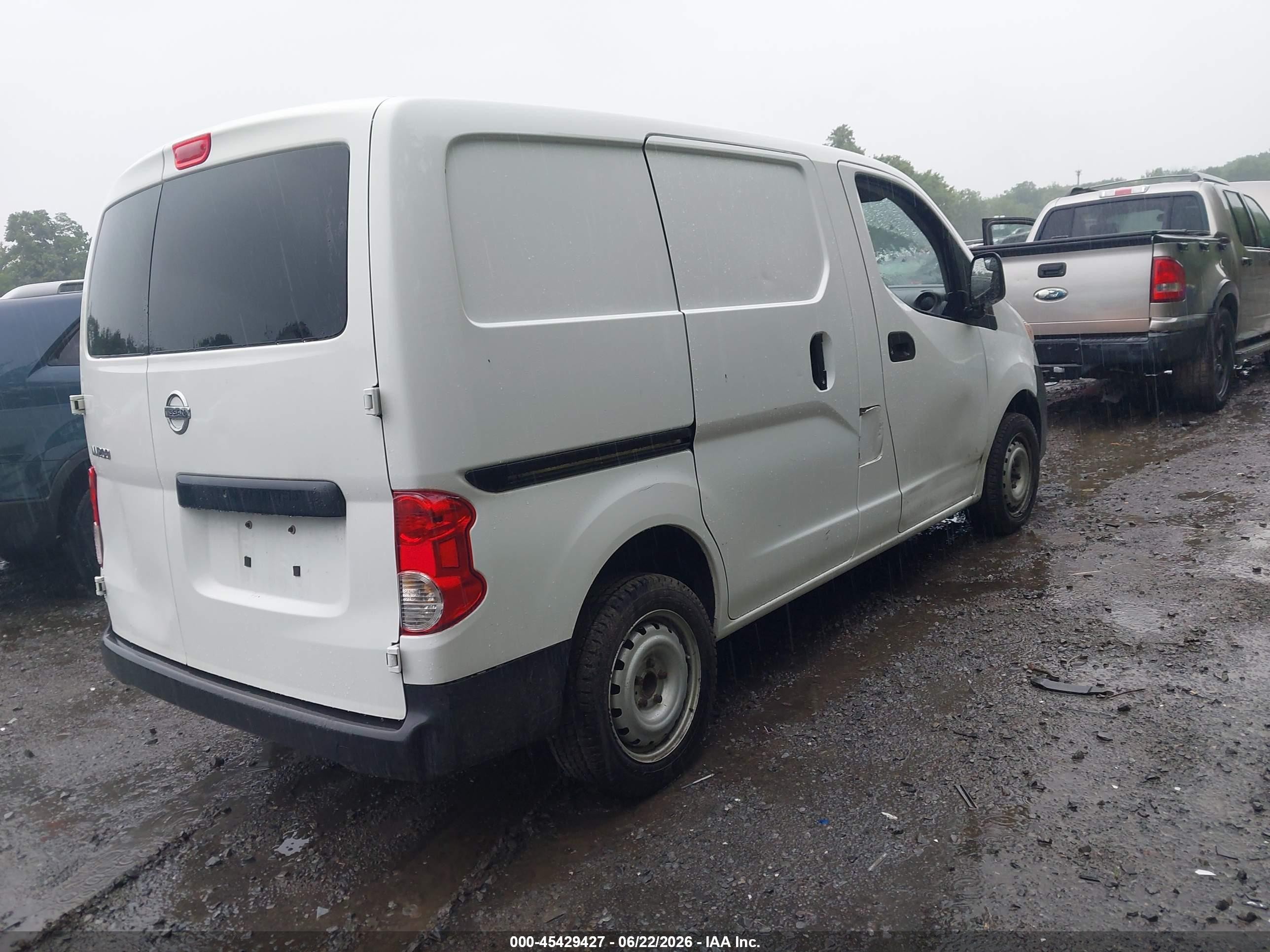 2015 Nissan Nv200 S Белый vin: 3N6CM0KN3FK734916