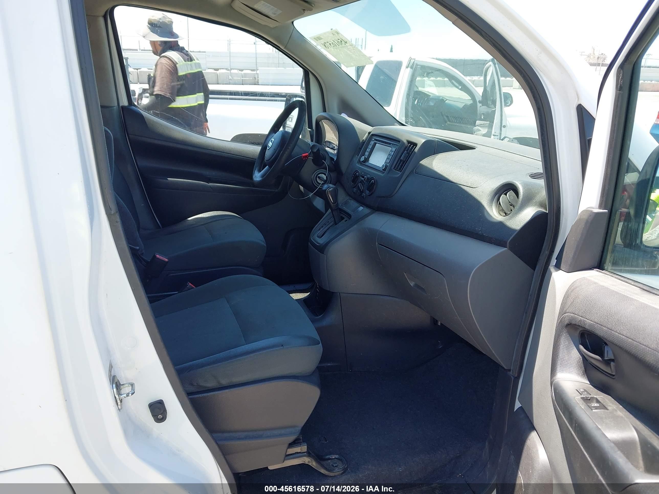 2013 Nissan Nv200 Sv White vin: 3N6CM0KN4DK690616