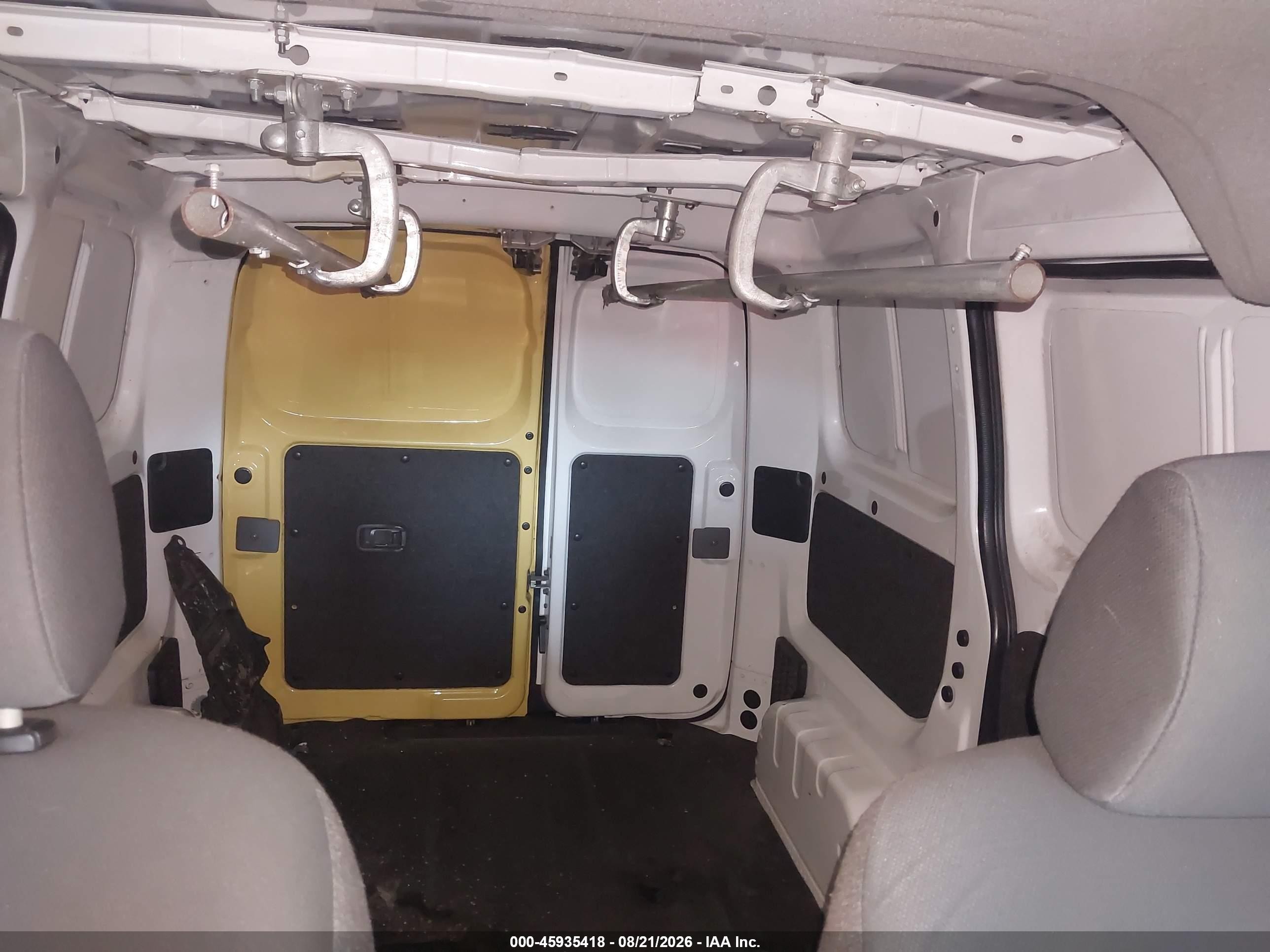 2015 Nissan Nv200 Sv Yellow vin: 3N6CM0KN4FK702637