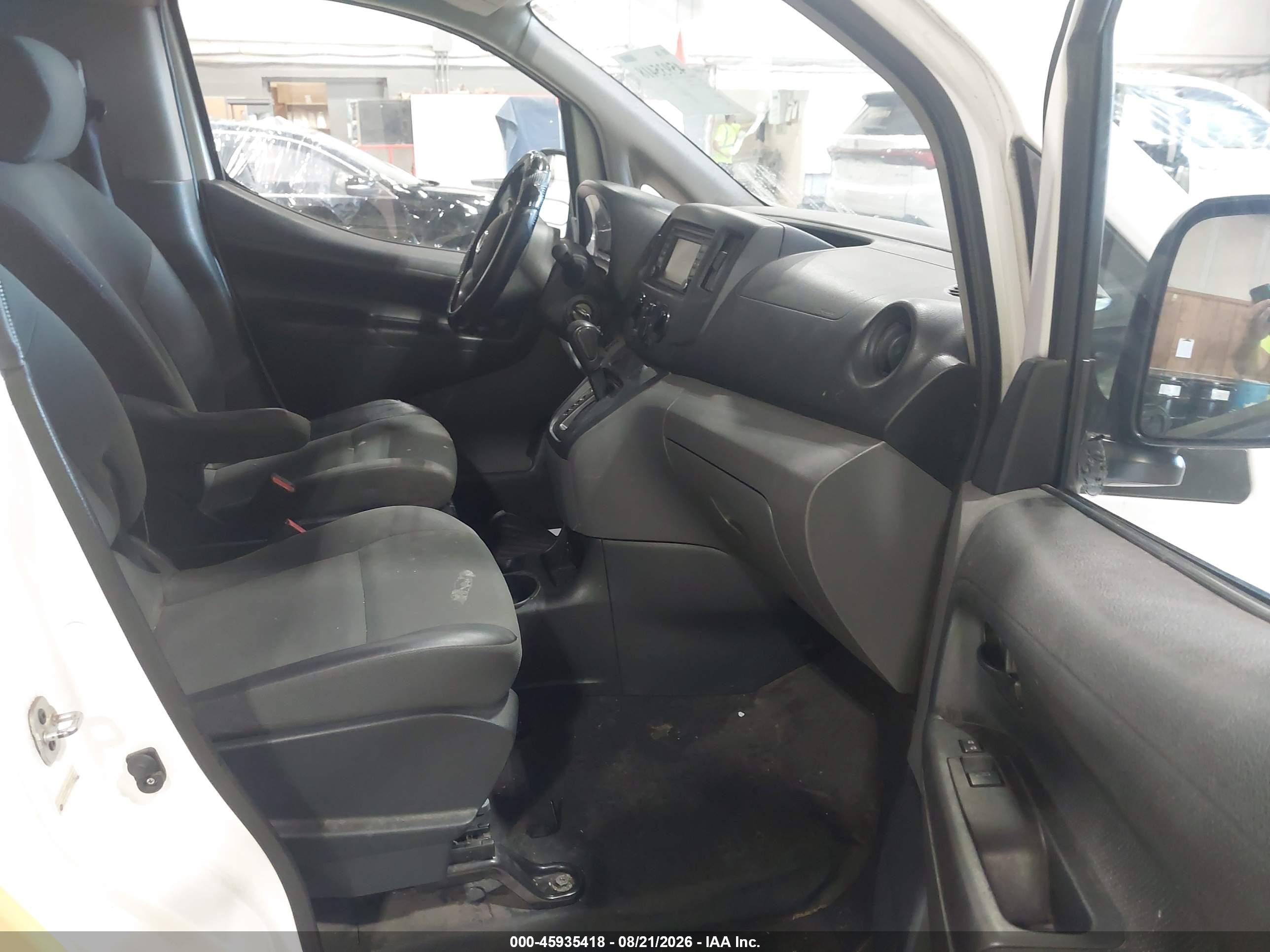 2015 Nissan Nv200 Sv Yellow vin: 3N6CM0KN4FK702637