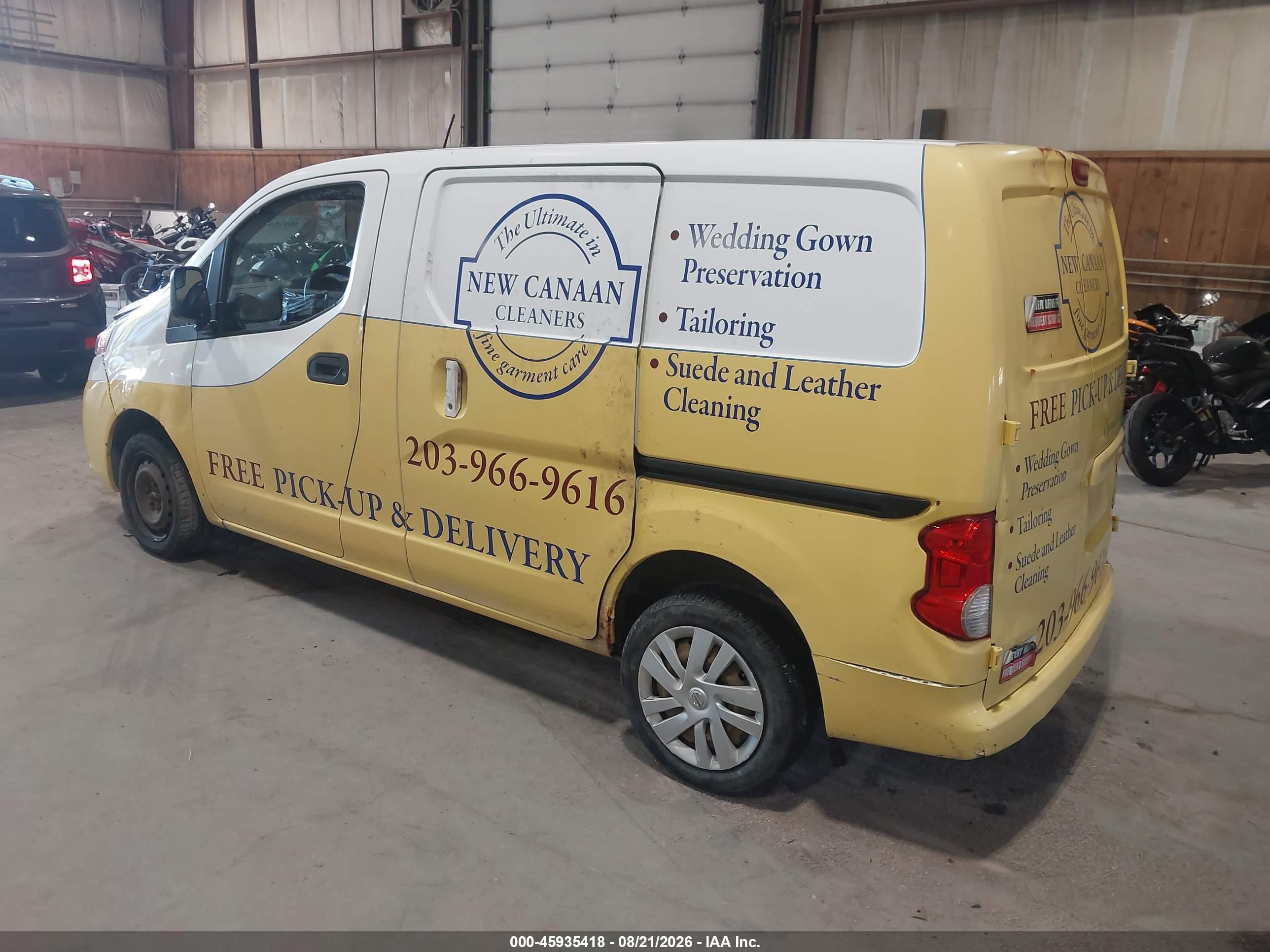 2015 Nissan Nv200 Sv Yellow vin: 3N6CM0KN4FK702637