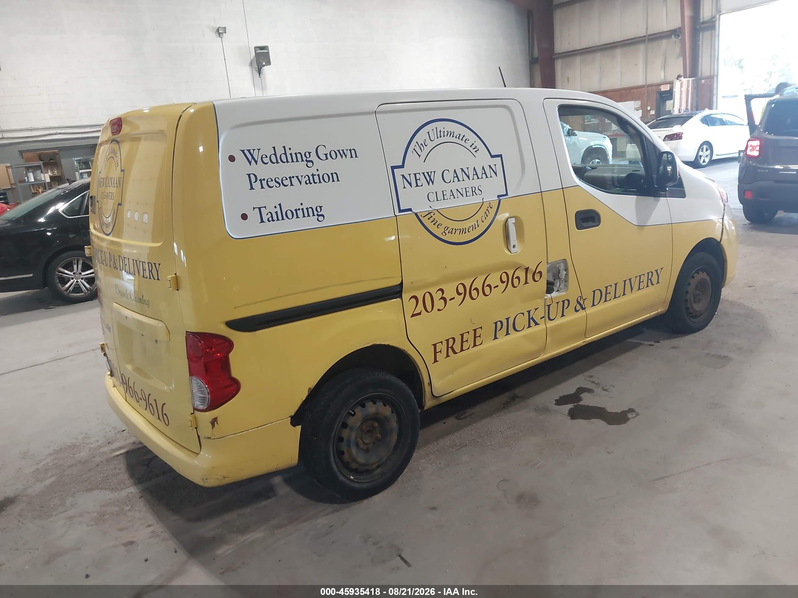 2015 Nissan Nv200 Sv Yellow vin: 3N6CM0KN4FK702637