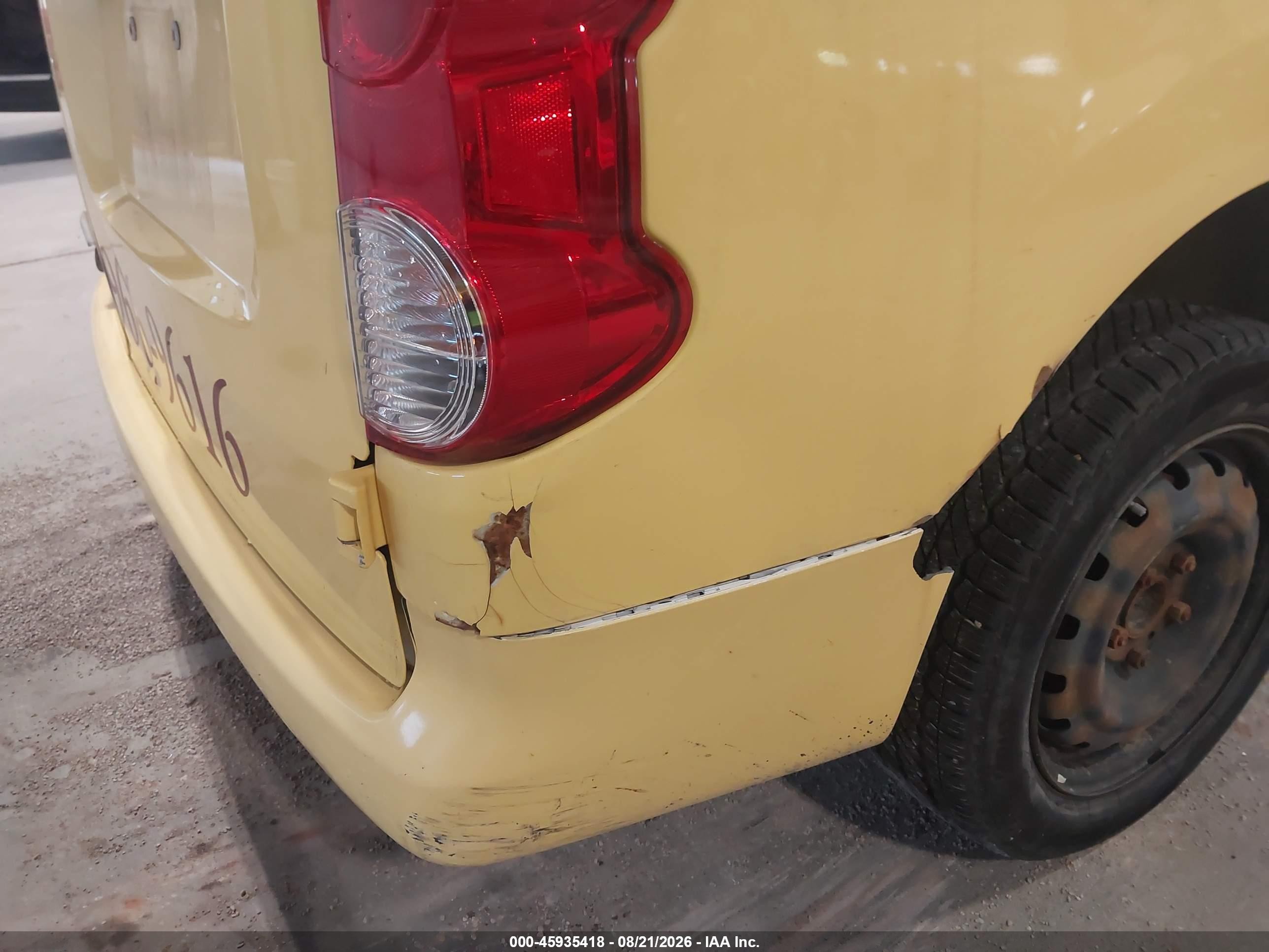 2015 Nissan Nv200 Sv Yellow vin: 3N6CM0KN4FK702637