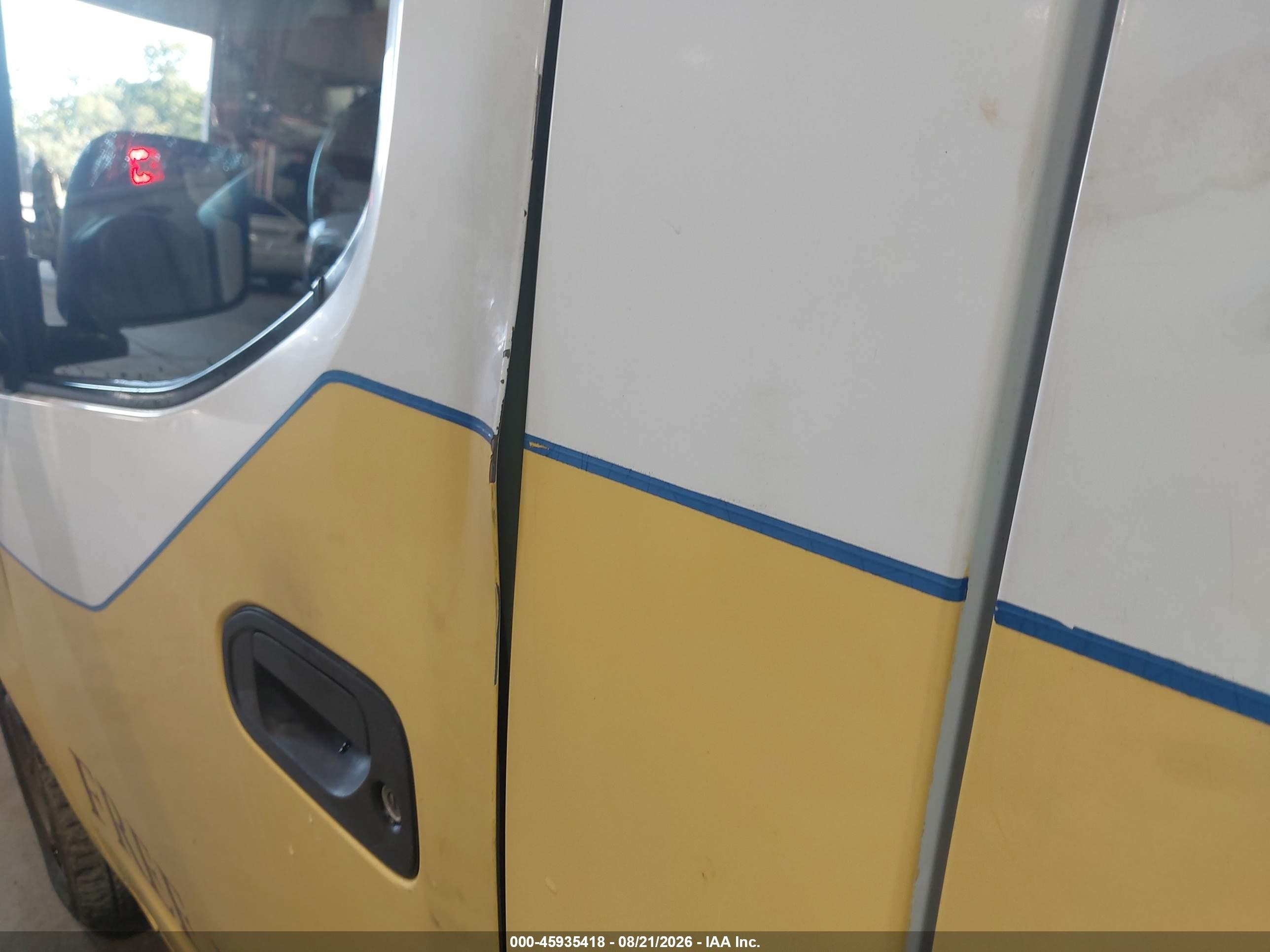 2015 Nissan Nv200 Sv Yellow vin: 3N6CM0KN4FK702637