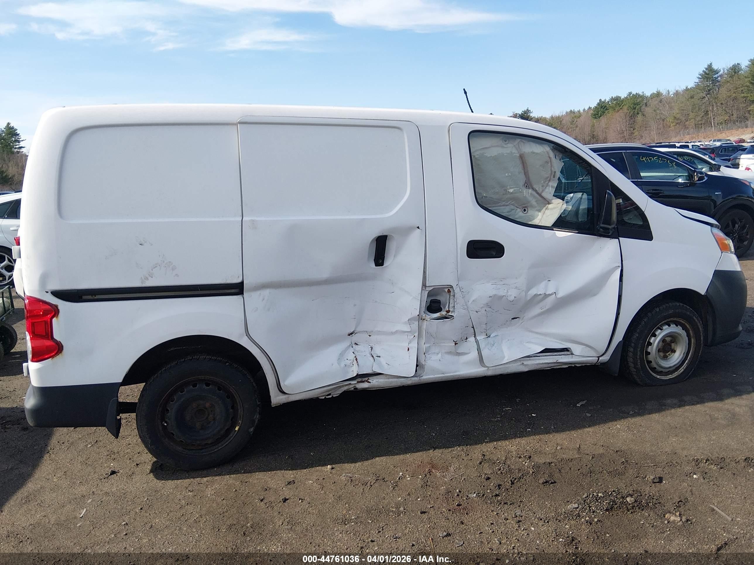 2015 Nissan Nv200 Sv White vin: 3N6CM0KN4FK703397