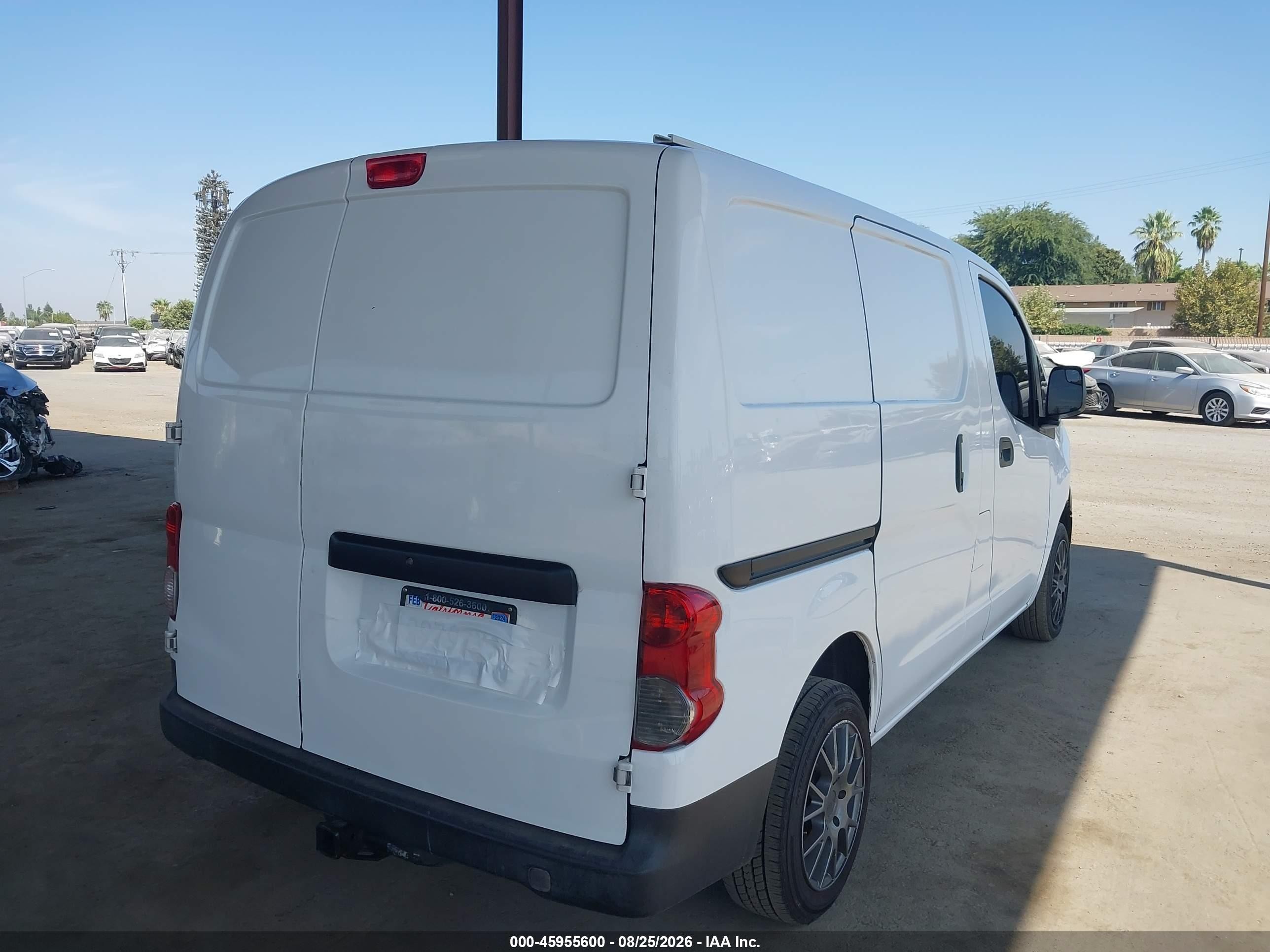 2015 Nissan Nv200 2.5s/2.5sv White vin: 3N6CM0KN4FK733306