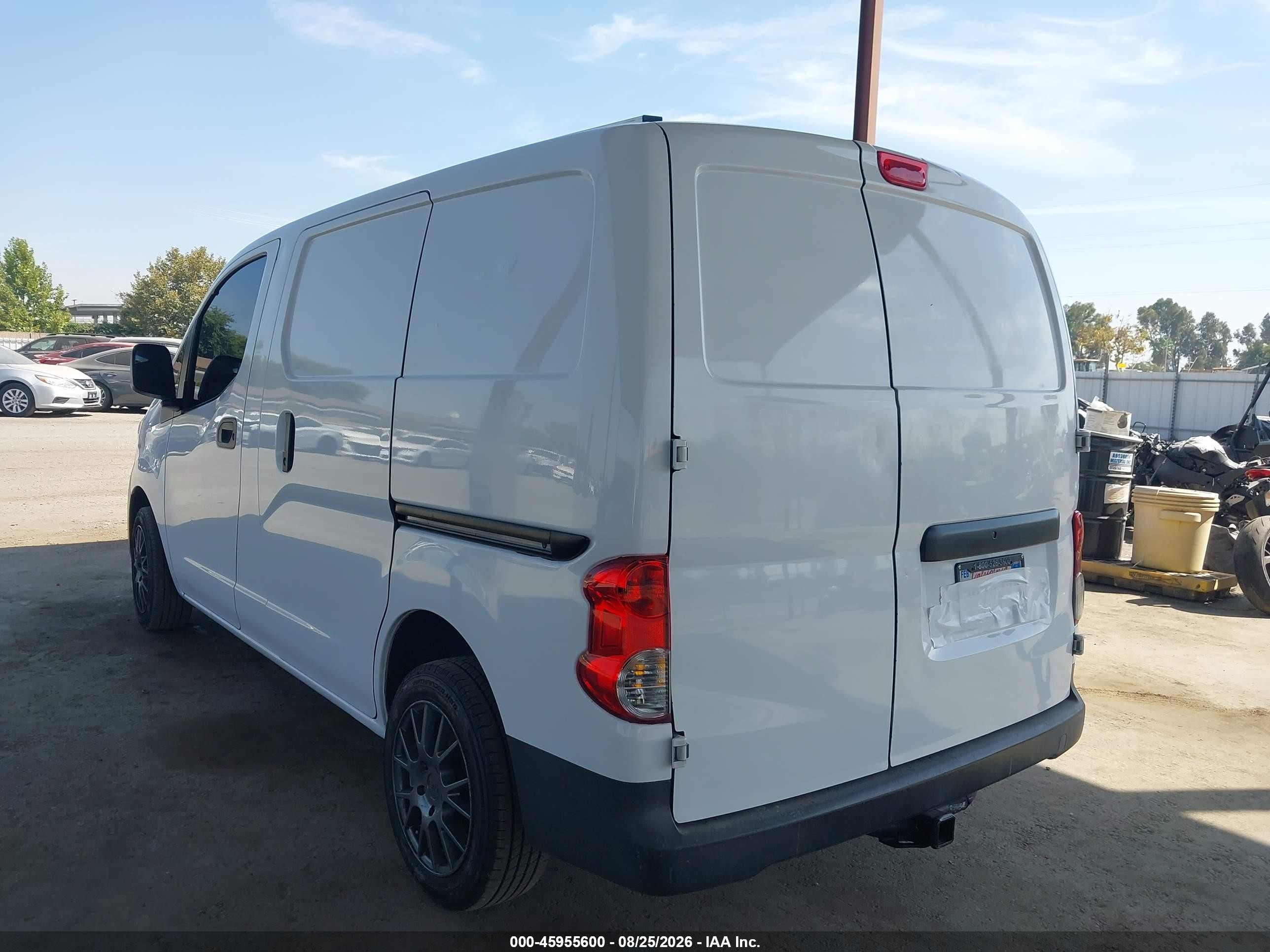 2015 Nissan Nv200 2.5s/2.5sv White vin: 3N6CM0KN4FK733306