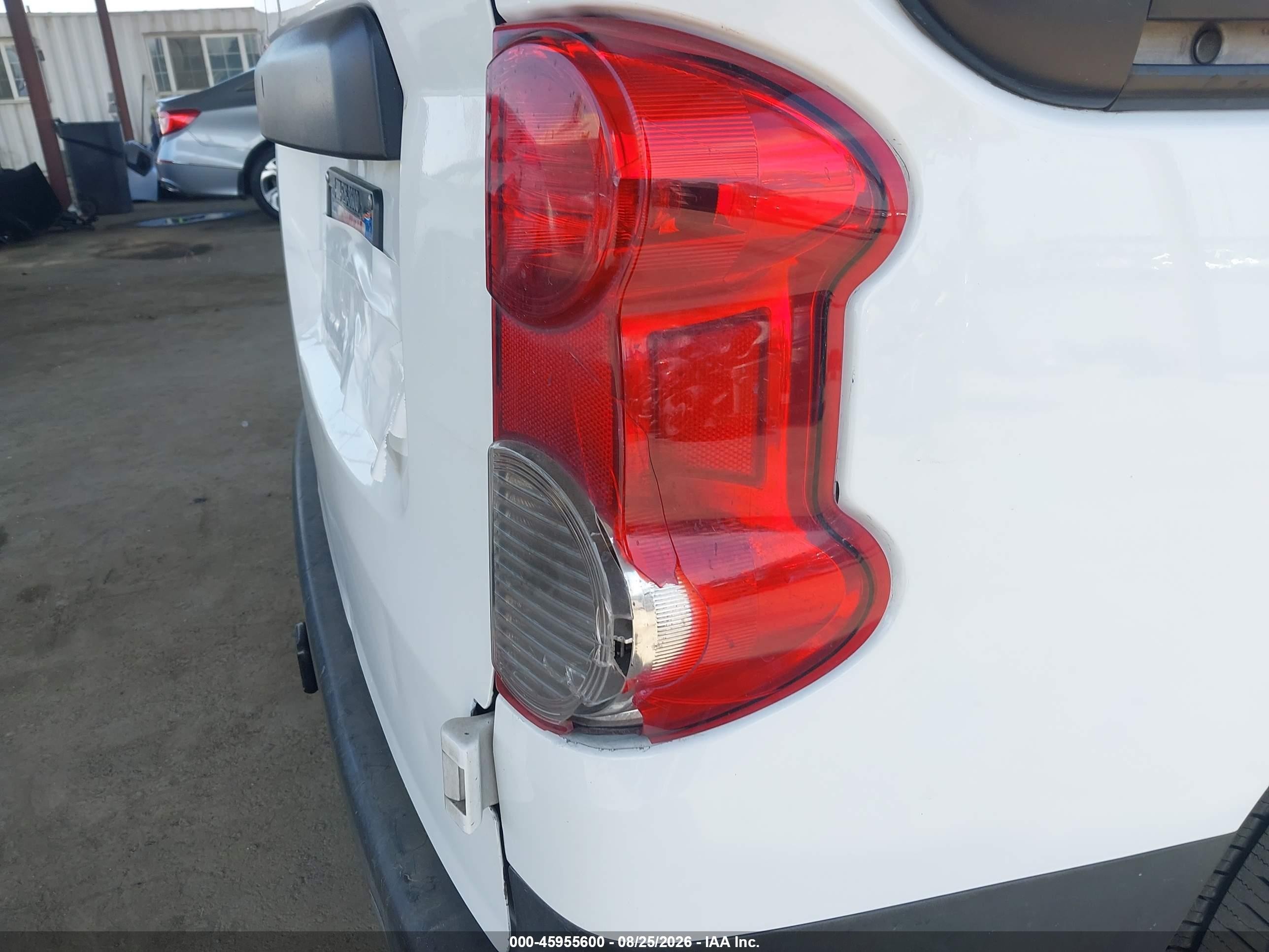 2015 Nissan Nv200 2.5s/2.5sv White vin: 3N6CM0KN4FK733306
