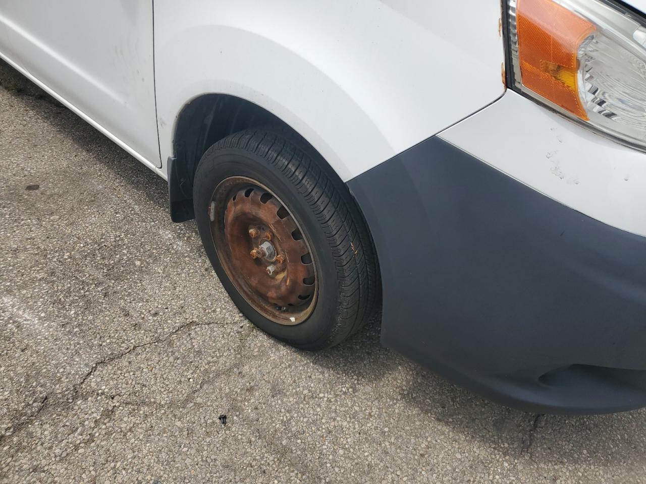 2013 Nissan Nv200 2.5s/2.5sv White vin: 3N6CM0KN5DK696571 Damage: Right Front Wheel Cover, Missing, Replacement Required