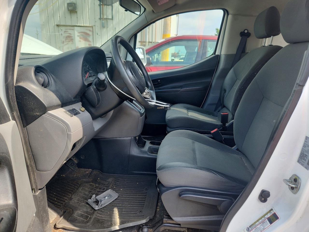 2013 Nissan Nv200 2.5s/2.5sv White vin: 3N6CM0KN5DK696571