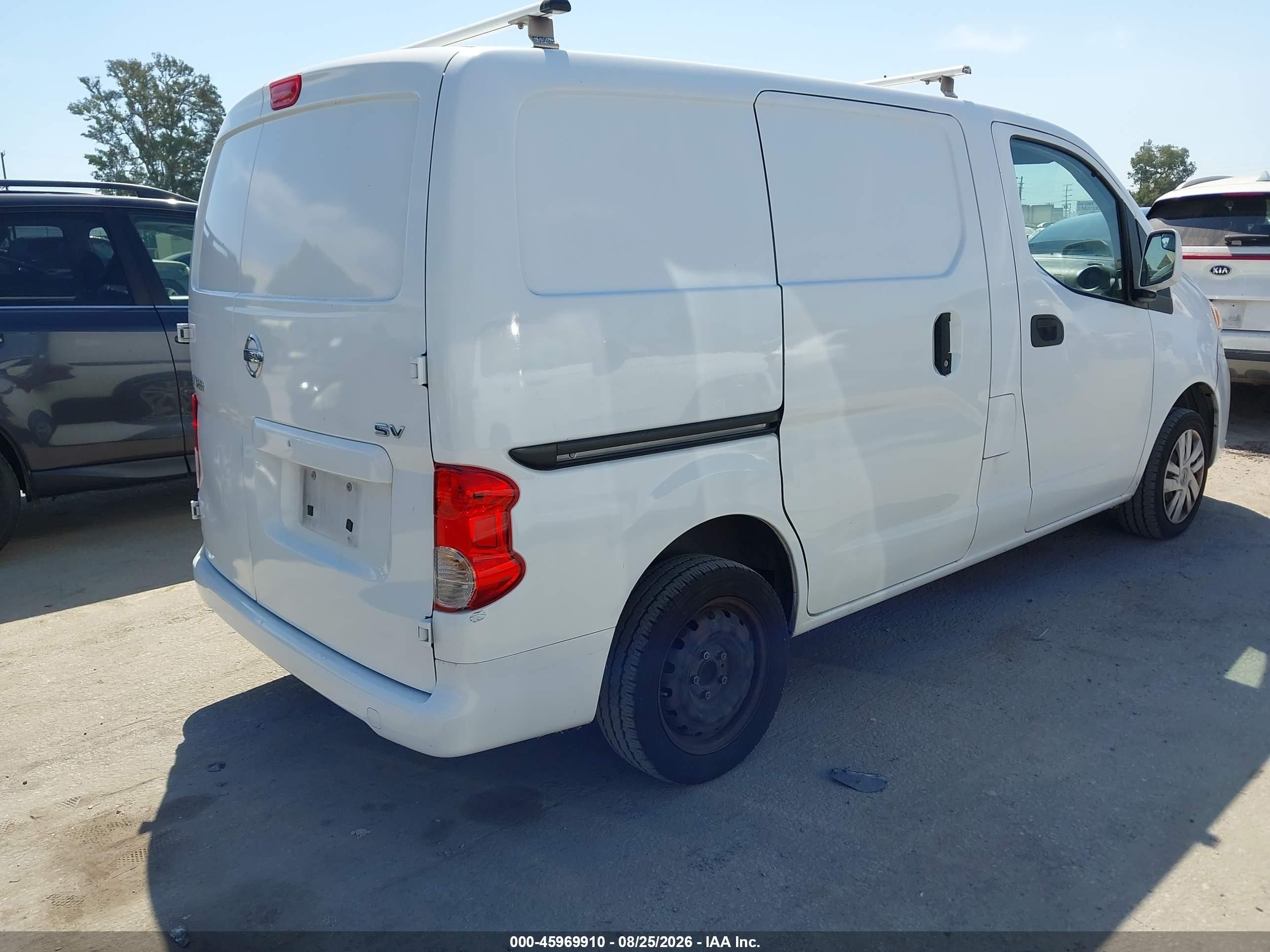 2015 Nissan Nv200 Sv White vin: 3N6CM0KN5FK698601