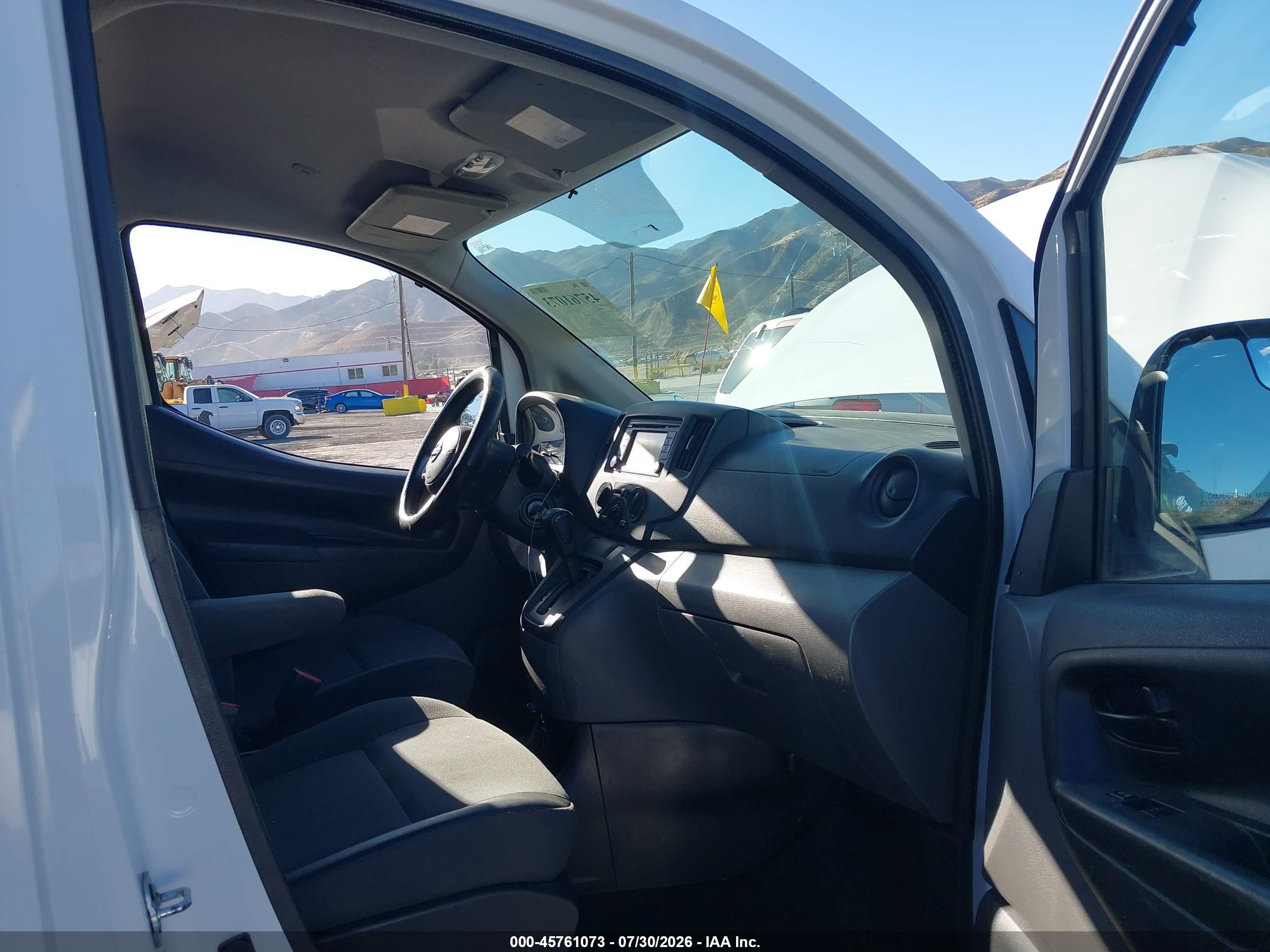 2015 Nissan Nv200 Sv White vin: 3N6CM0KN5FK703621