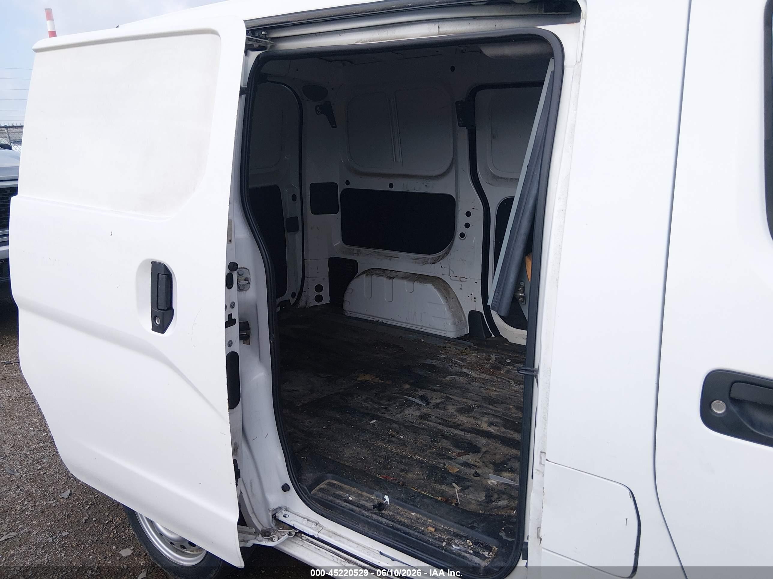 2015 Nissan Nv200 S/sv White vin: 3N6CM0KN5FK707250