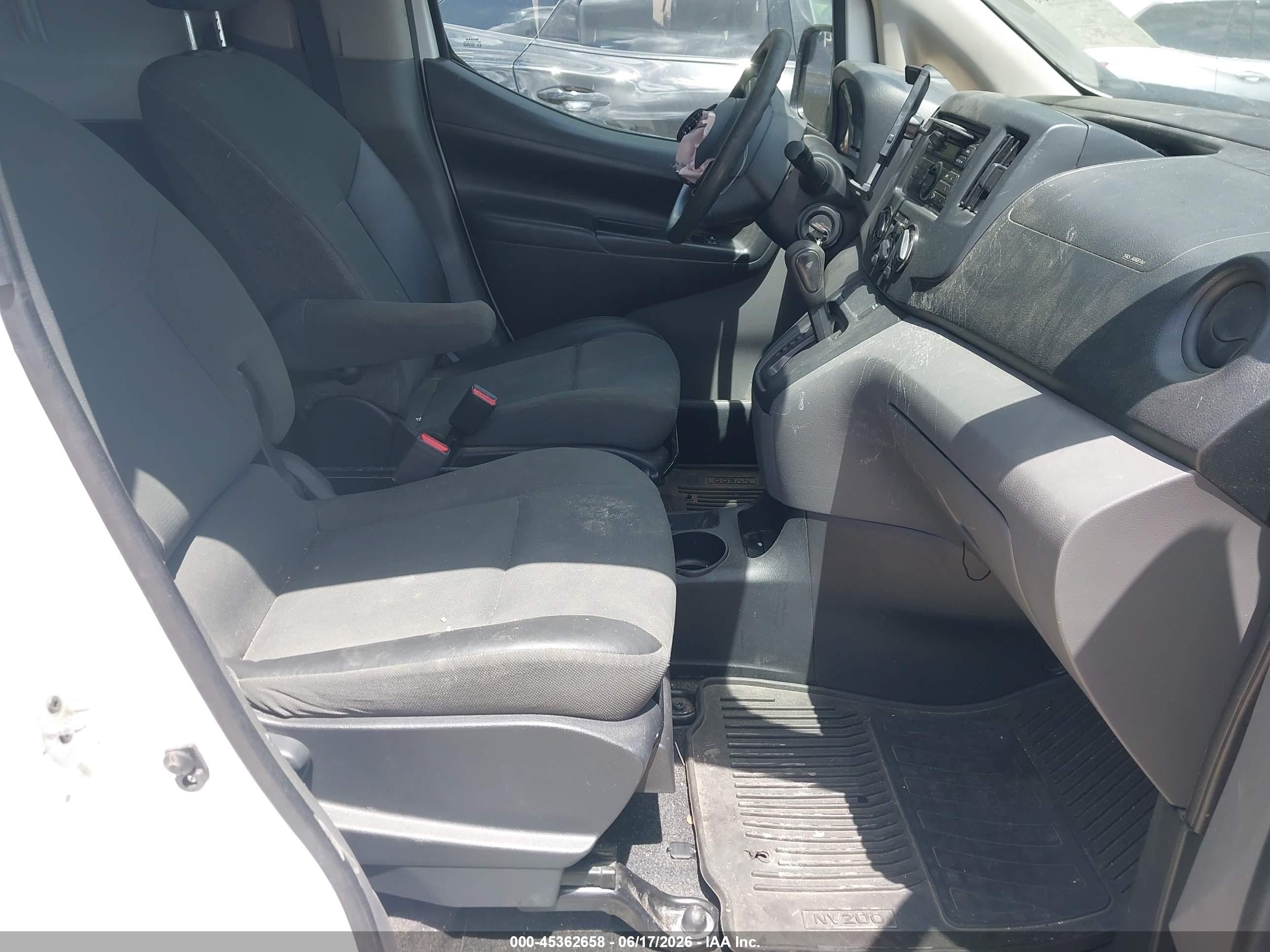 2014 Nissan Nv200 Sv White vin: 3N6CM0KN6EK697052