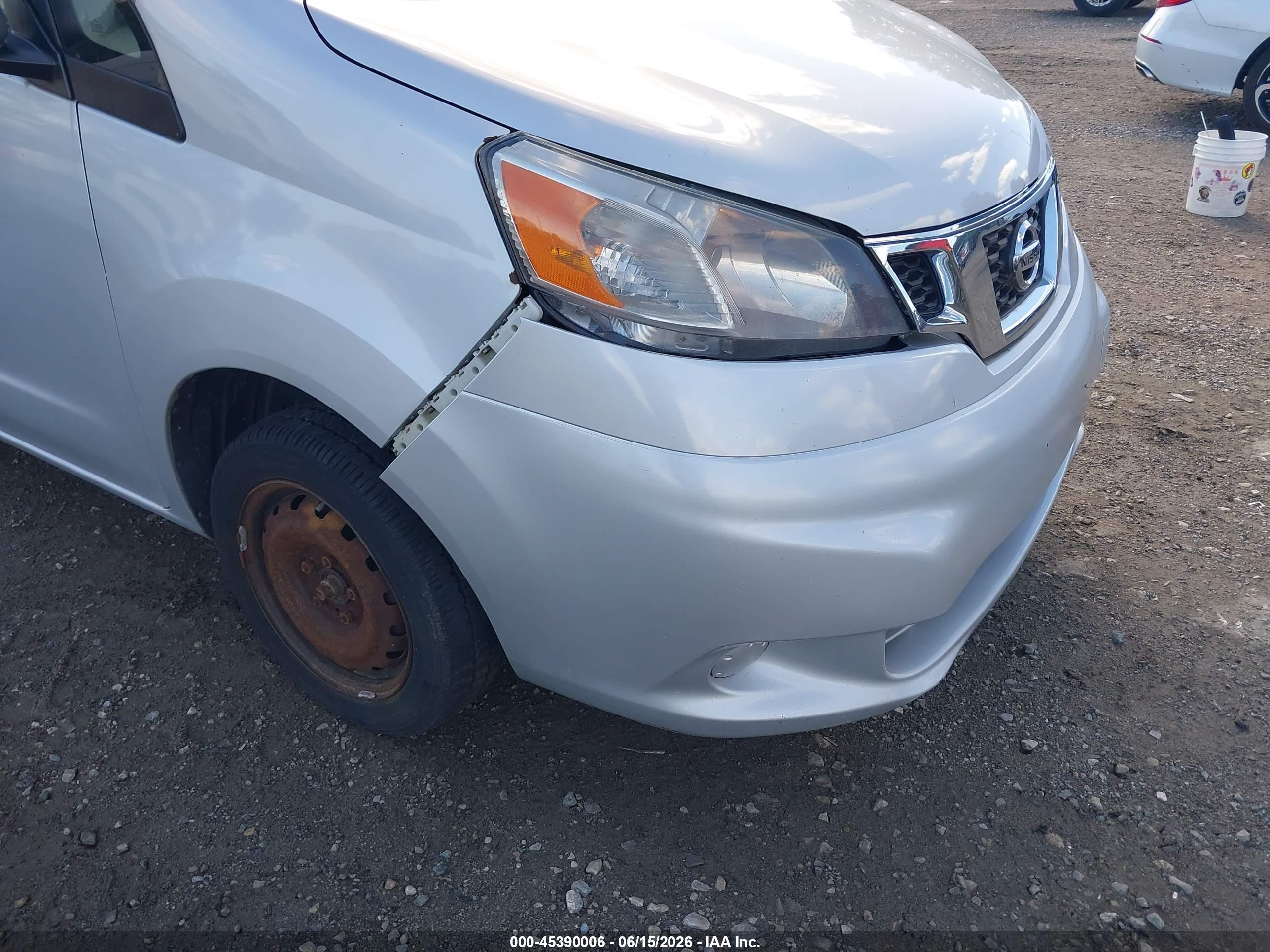 2014 Nissan Nv200 Sv Silver vin: 3N6CM0KN6EK700421