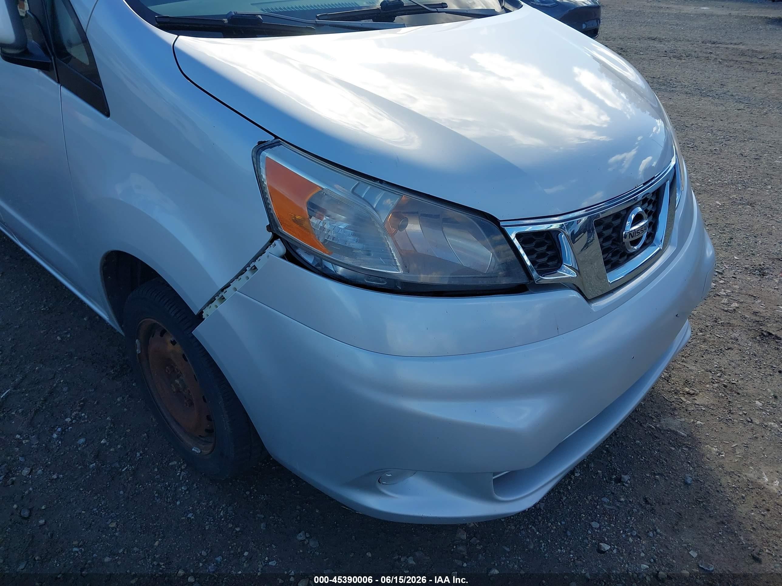 2014 Nissan Nv200 Sv Silver vin: 3N6CM0KN6EK700421
