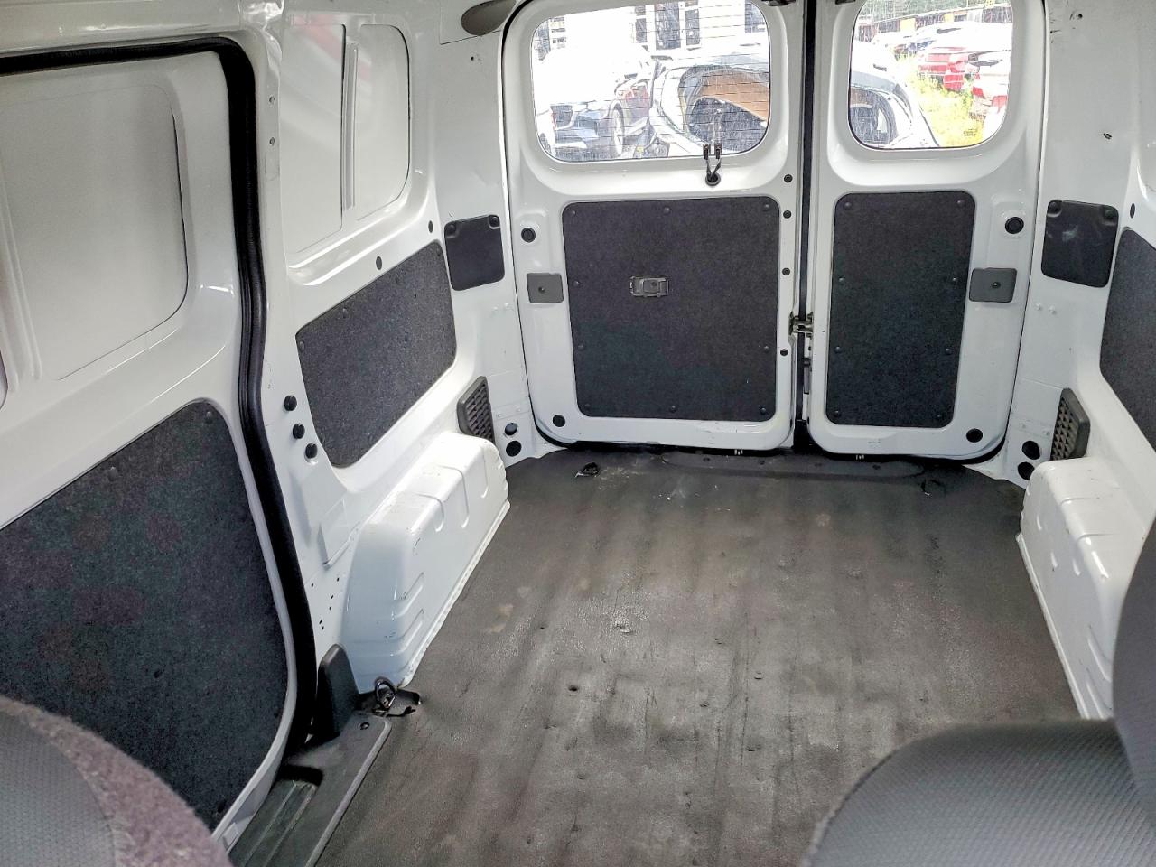 2015 Nissan Nv200 S Белый vin: 3N6CM0KN6FK701781