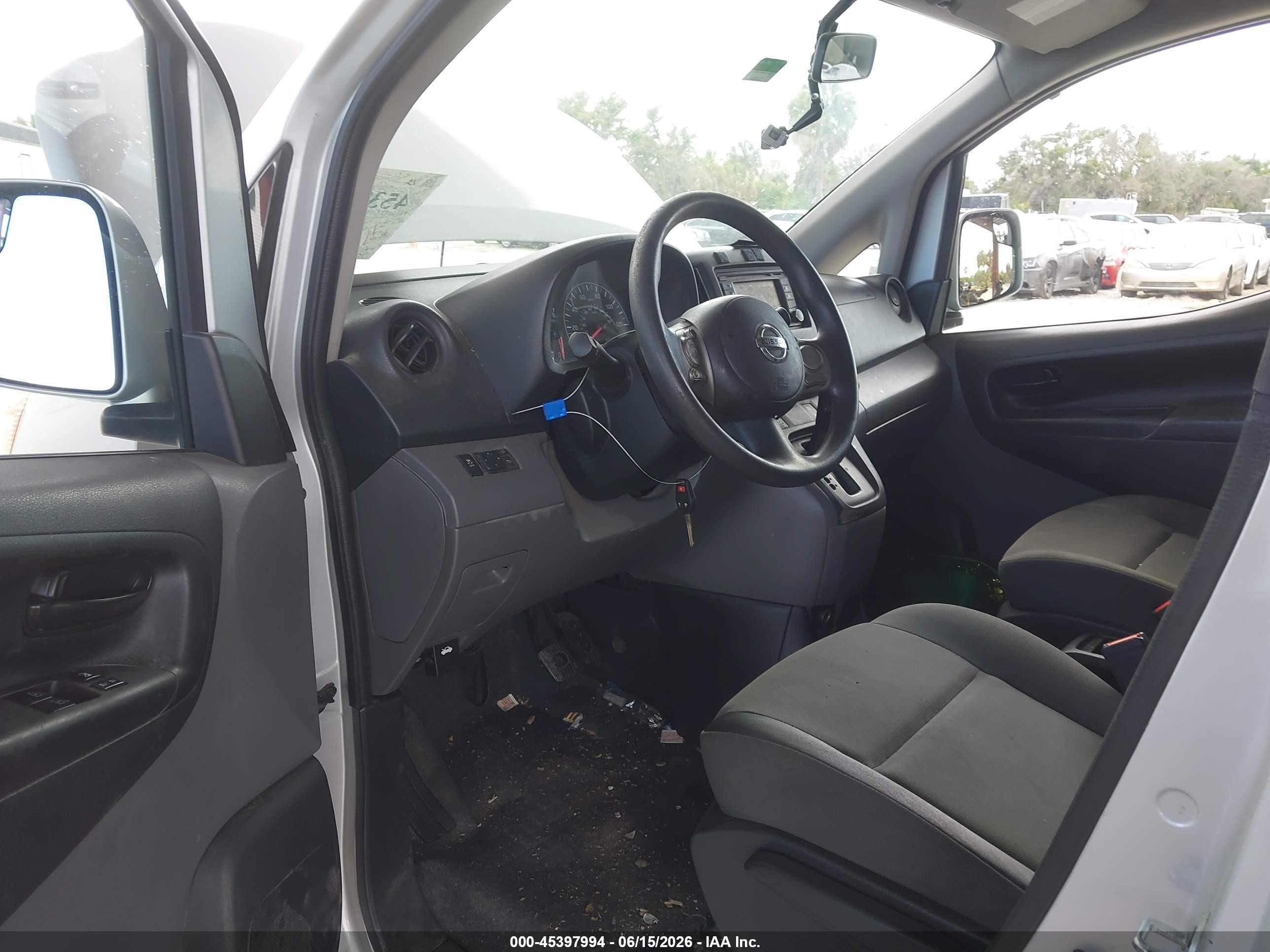 2014 Nissan Nv200 Sv Silver vin: 3N6CM0KN7EK699408