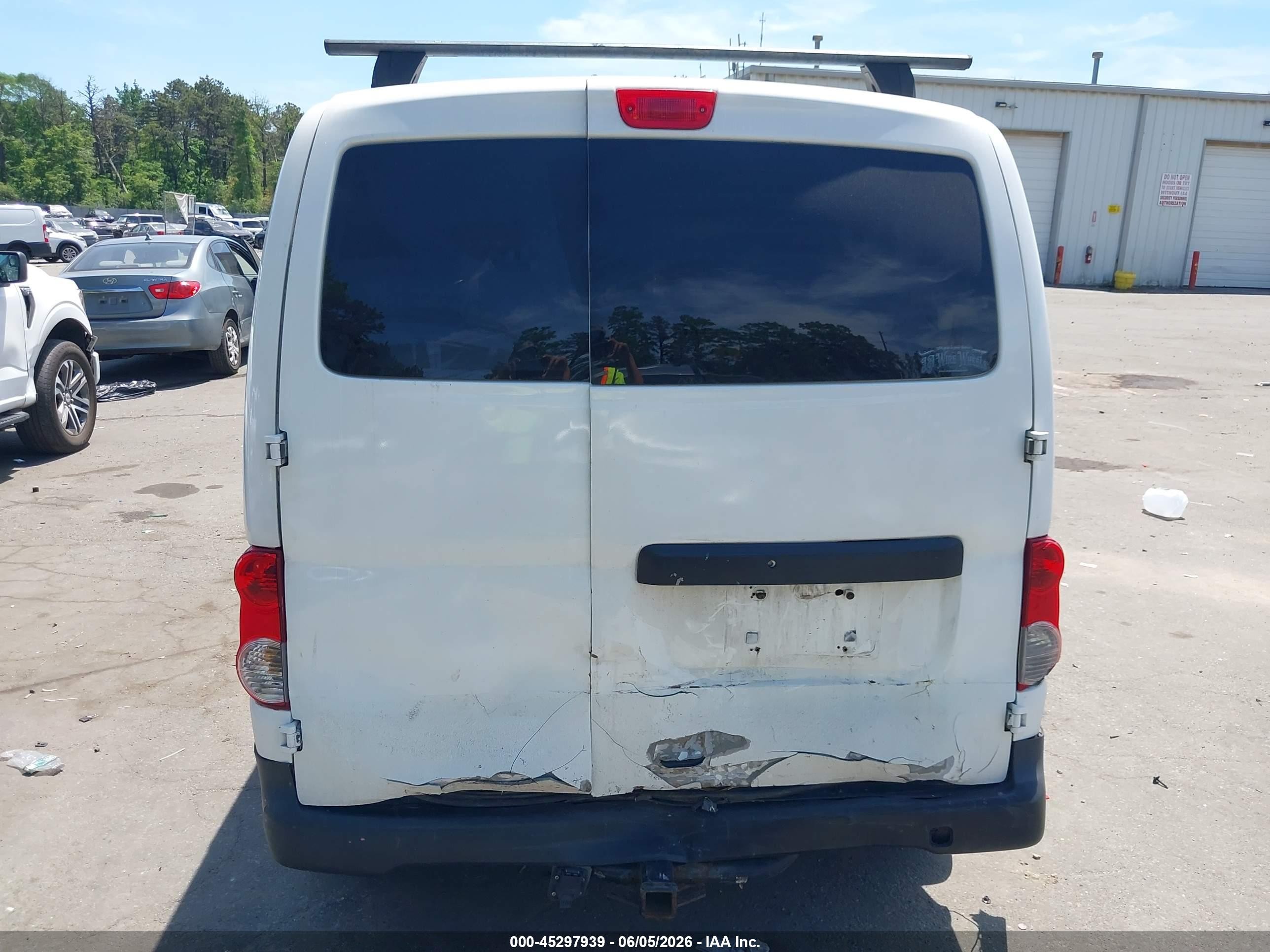 2014 Nissan Nv200 Sv Белый vin: 3N6CM0KN7EK699814
