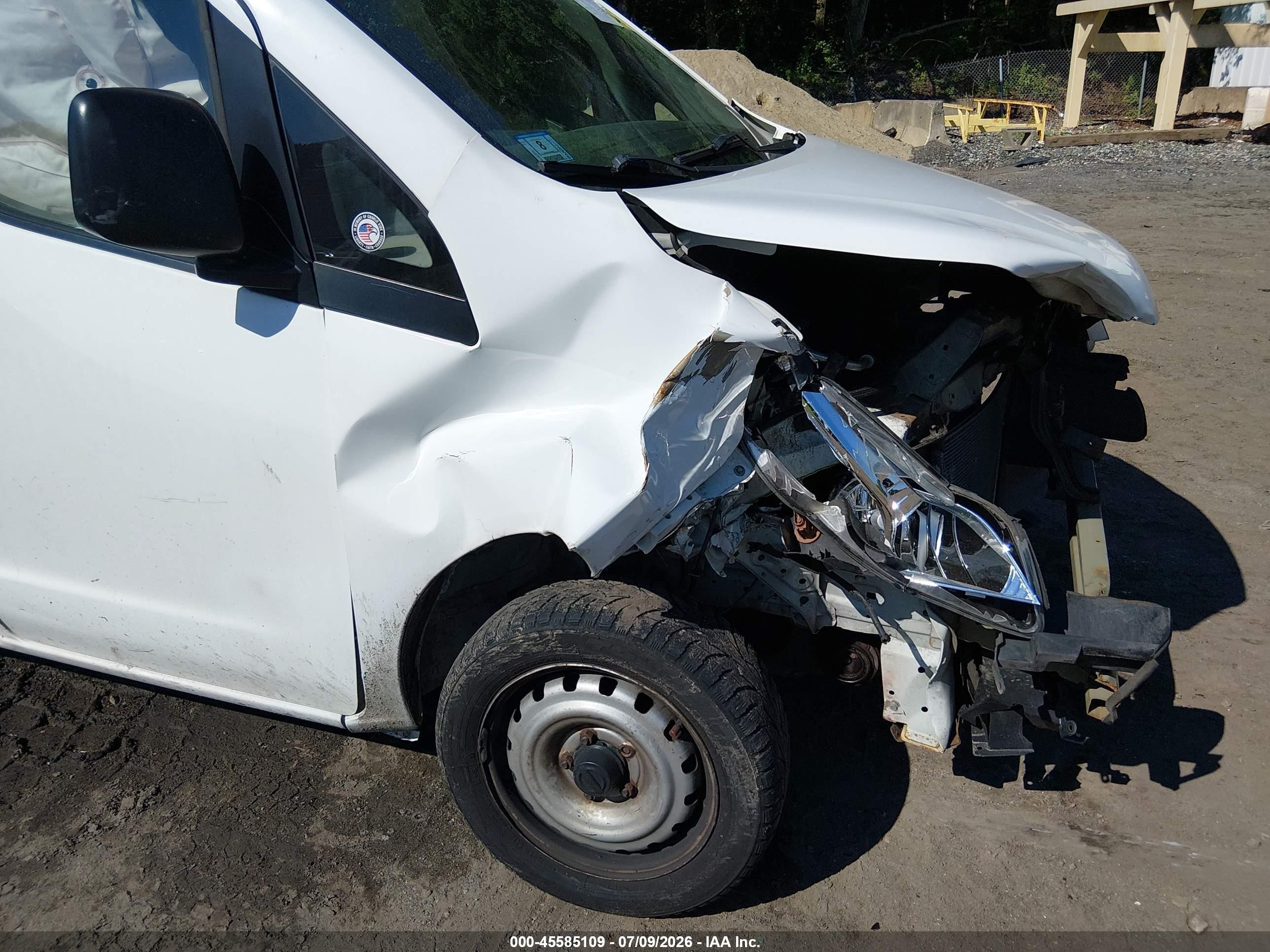 2015 Nissan Nv200 Sv White vin: 3N6CM0KN7FK694890