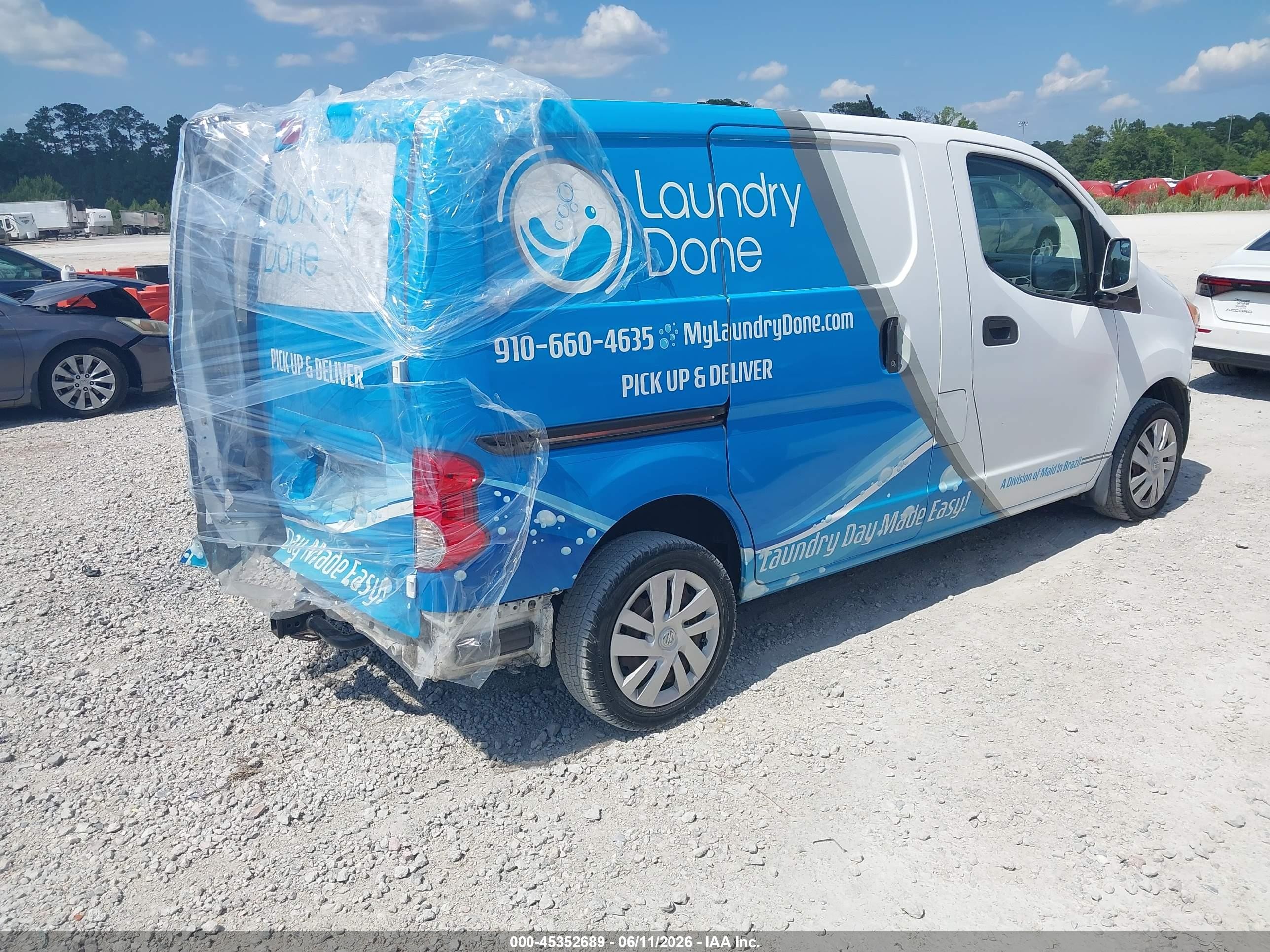 2015 Nissan Nv200 Sv White vin: 3N6CM0KN7FK715799
