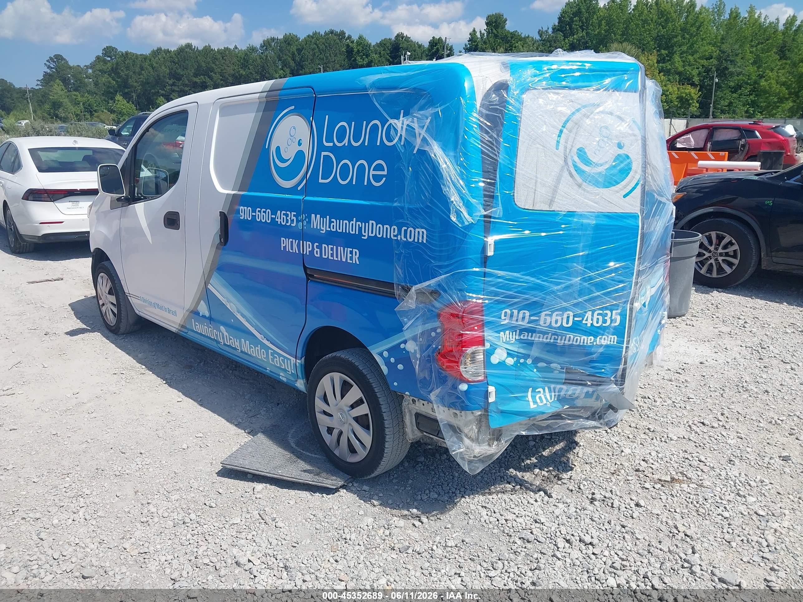2015 Nissan Nv200 Sv White vin: 3N6CM0KN7FK715799