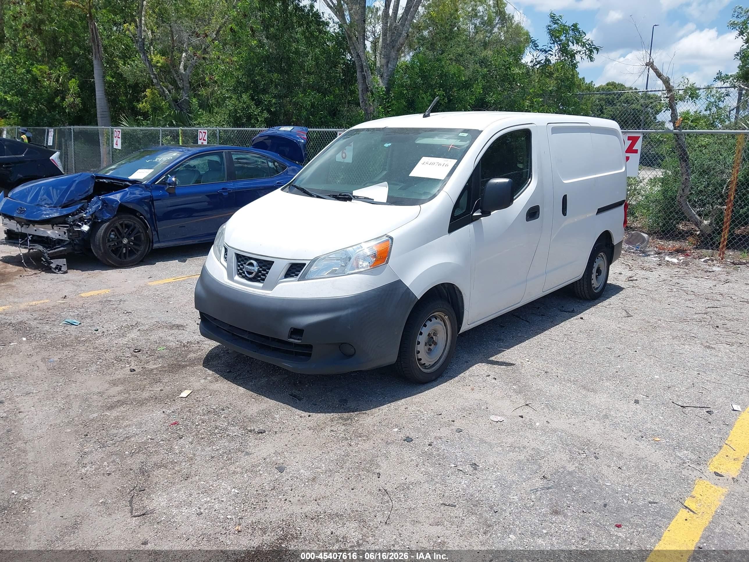 2013 Nissan Nv200 S White vin: 3N6CM0KN8DK692689