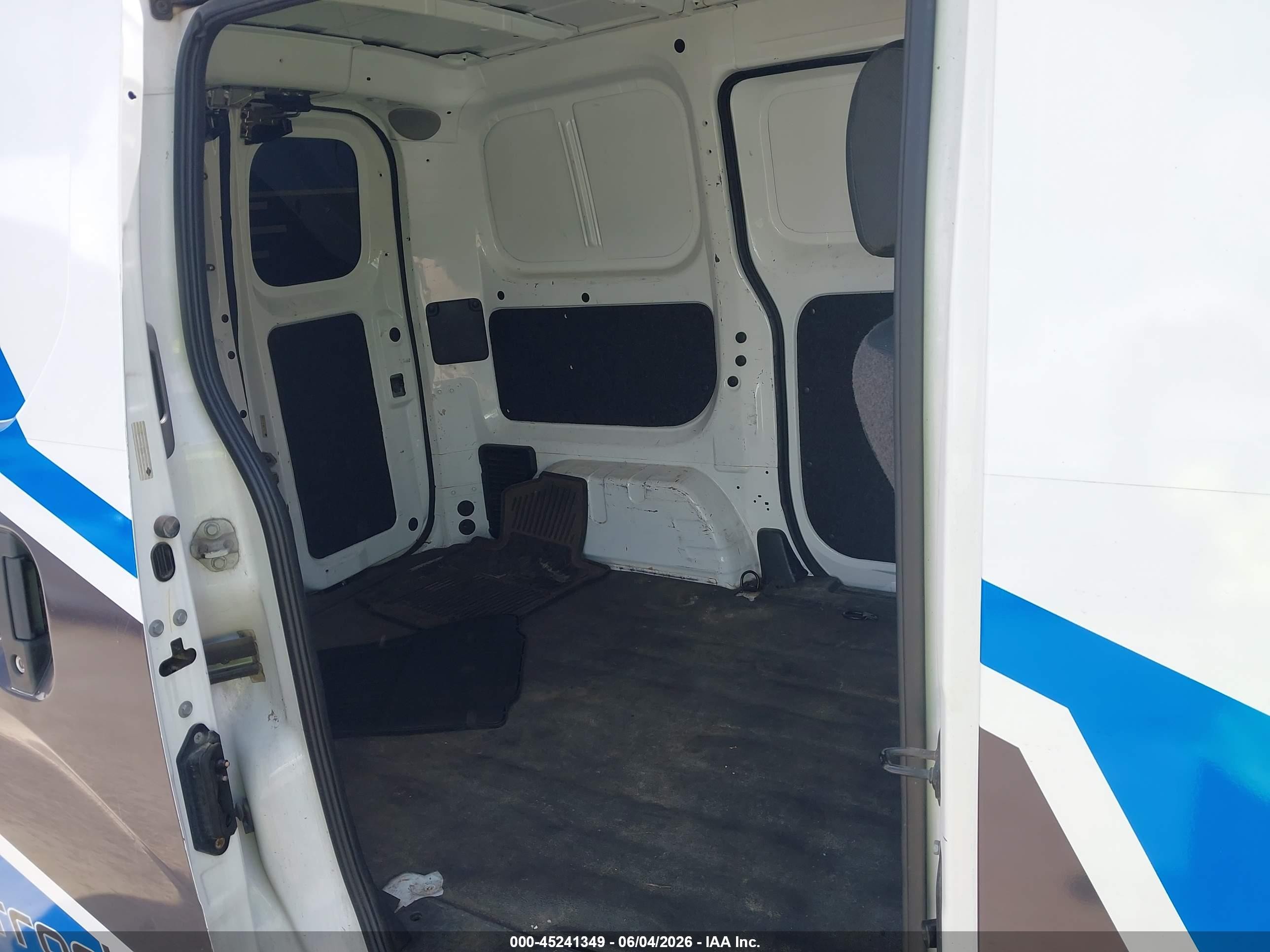 2014 Nissan Nv200 Sv White vin: 3N6CM0KN8EK697389