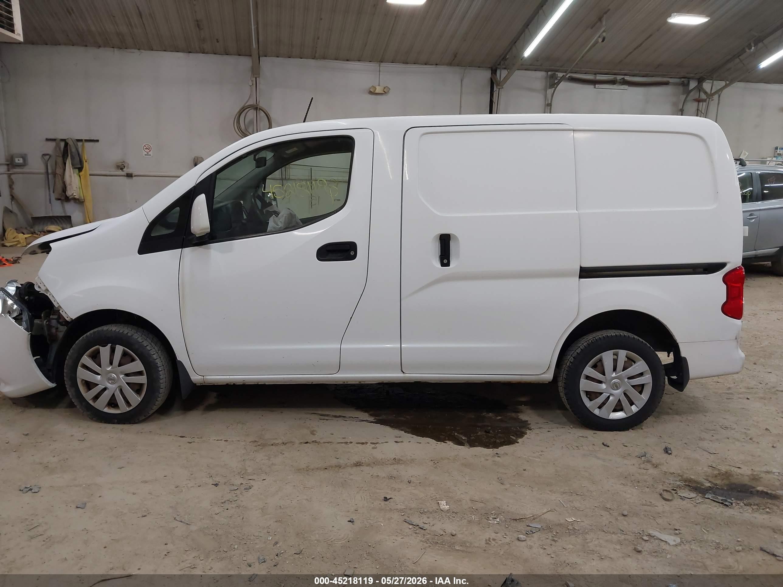 2015 Nissan Nv200 Sv White vin: 3N6CM0KN8FK703984