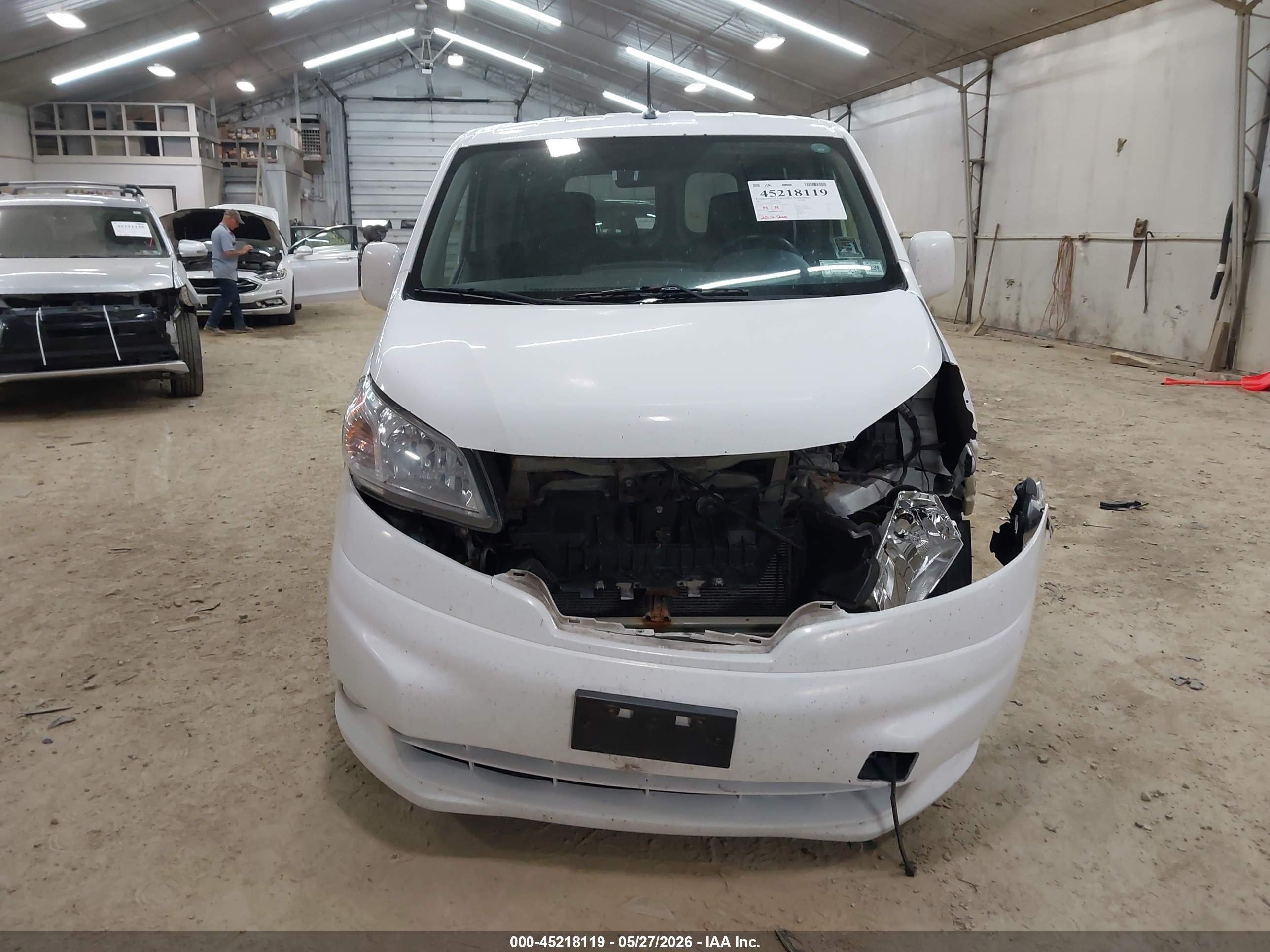 2015 Nissan Nv200 Sv White vin: 3N6CM0KN8FK703984