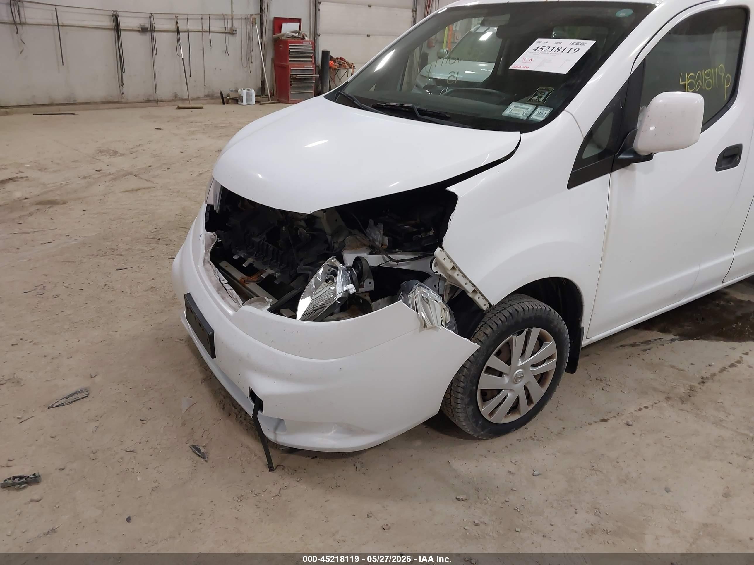 2015 Nissan Nv200 Sv White vin: 3N6CM0KN8FK703984