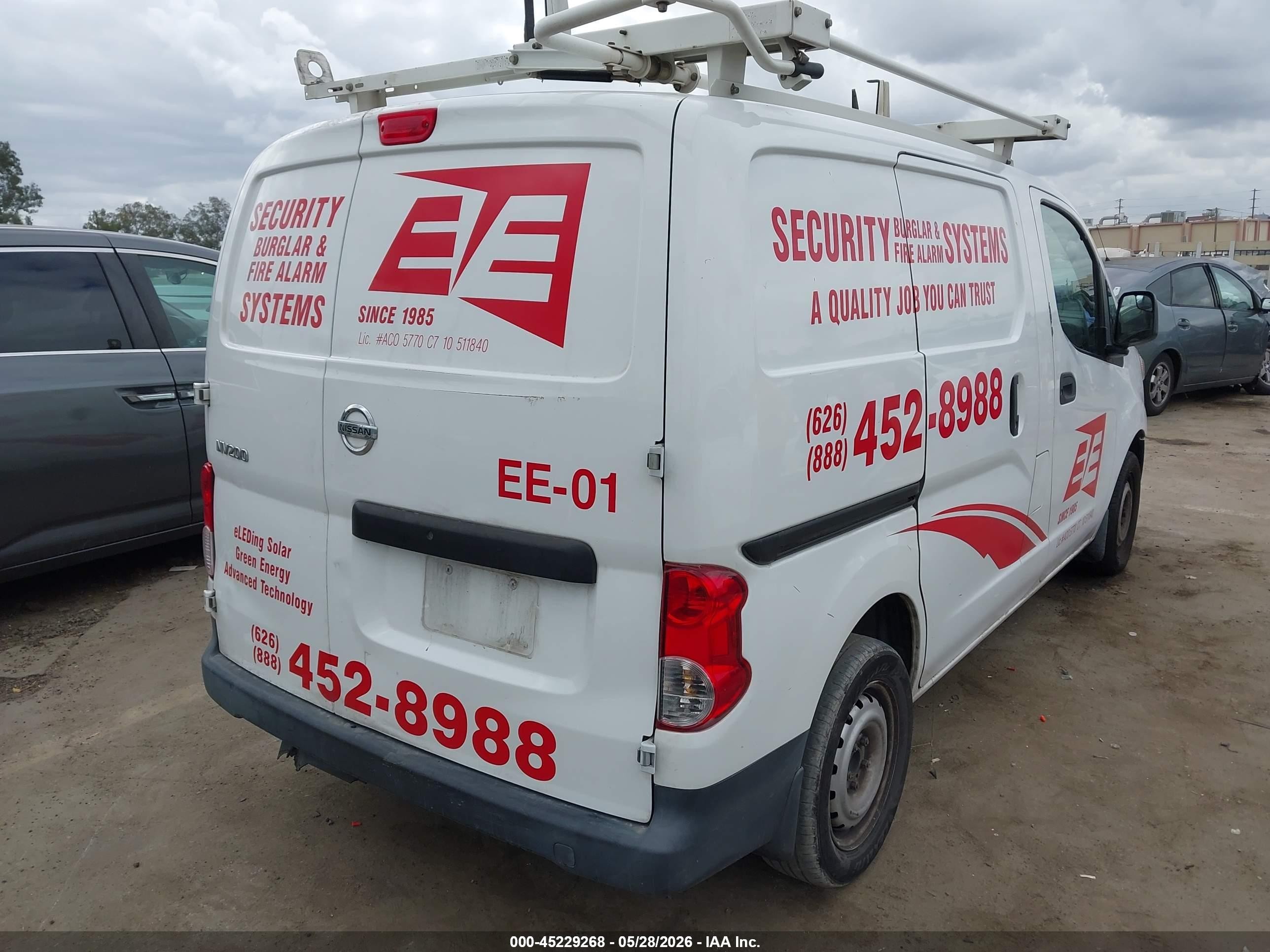 2015 Nissan Nv200 S Белый vin: 3N6CM0KN8FK705847