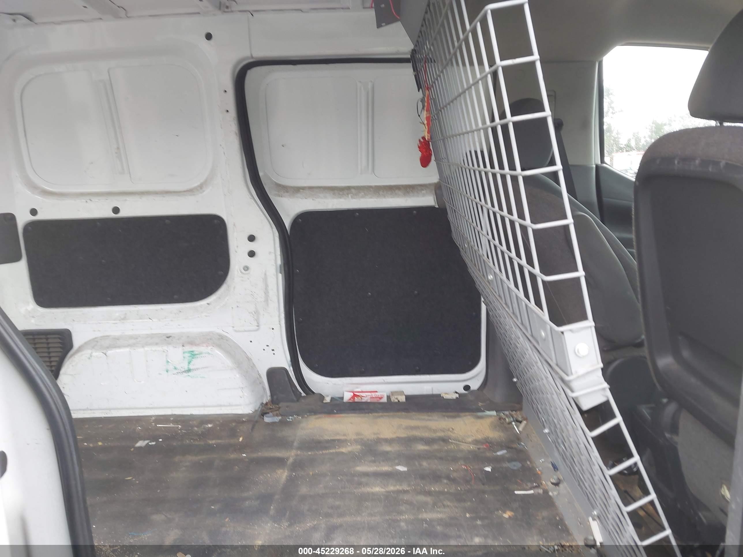 2015 Nissan Nv200 S Белый vin: 3N6CM0KN8FK705847