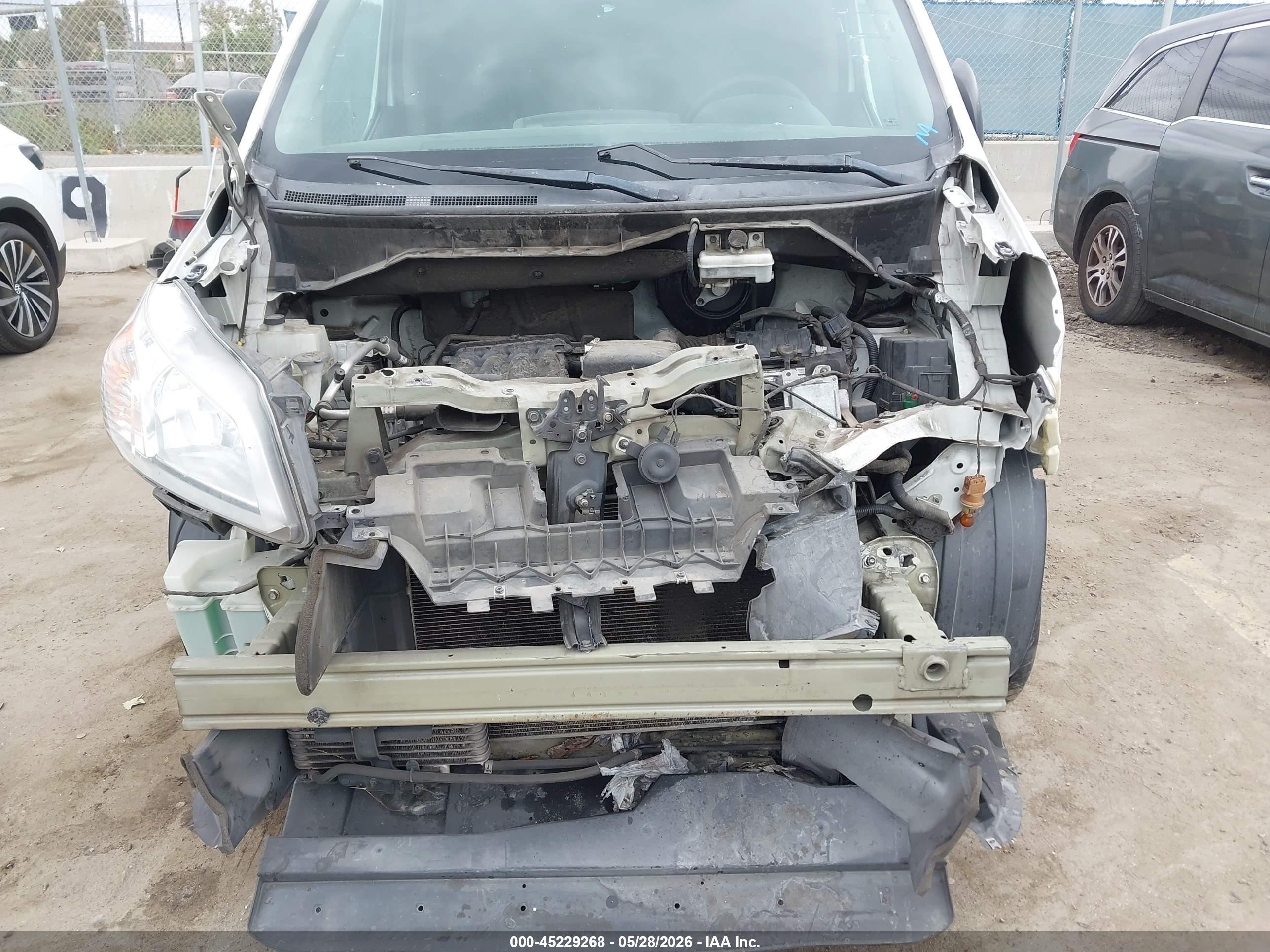 2015 Nissan Nv200 S Белый vin: 3N6CM0KN8FK705847