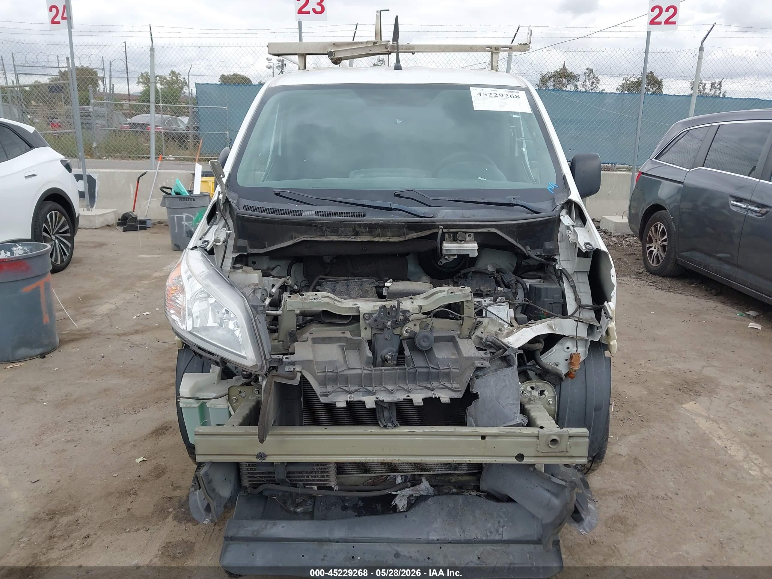 2015 Nissan Nv200 S Белый vin: 3N6CM0KN8FK705847
