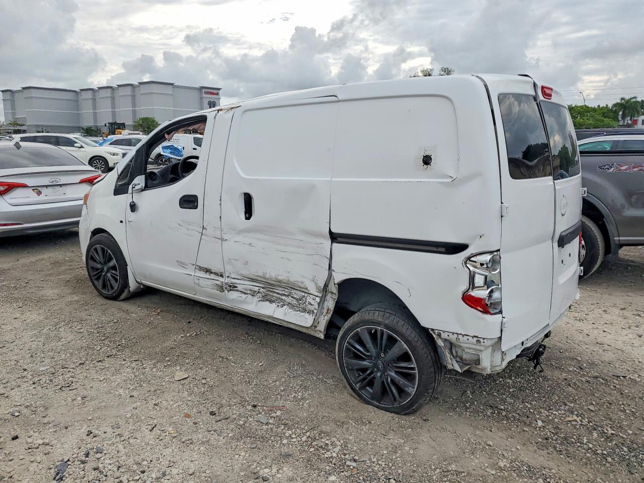 2015 Nissan Nv200 Sv White vin: 3N6CM0KN8FK706903