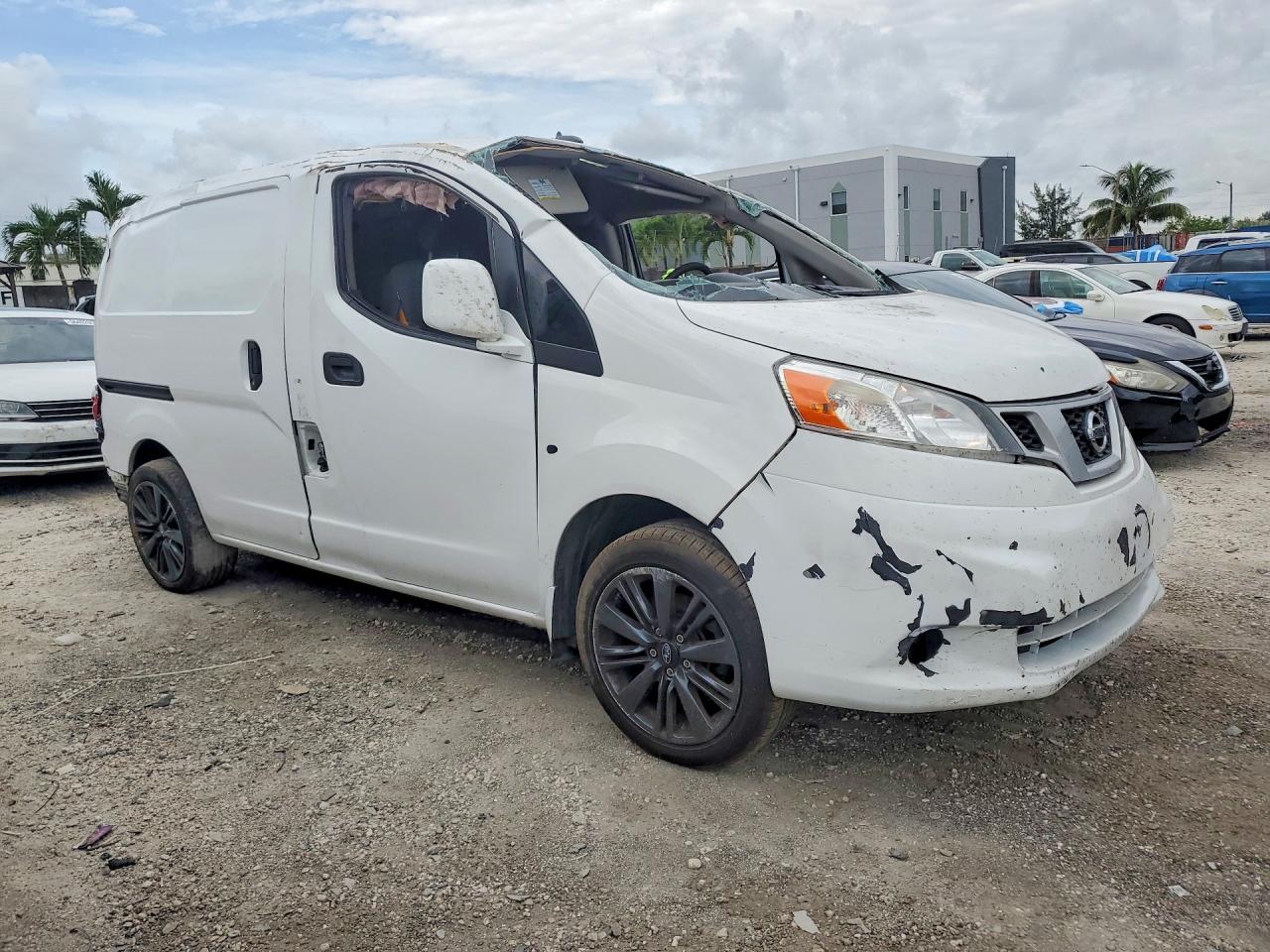 2015 Nissan Nv200 Sv White vin: 3N6CM0KN8FK706903