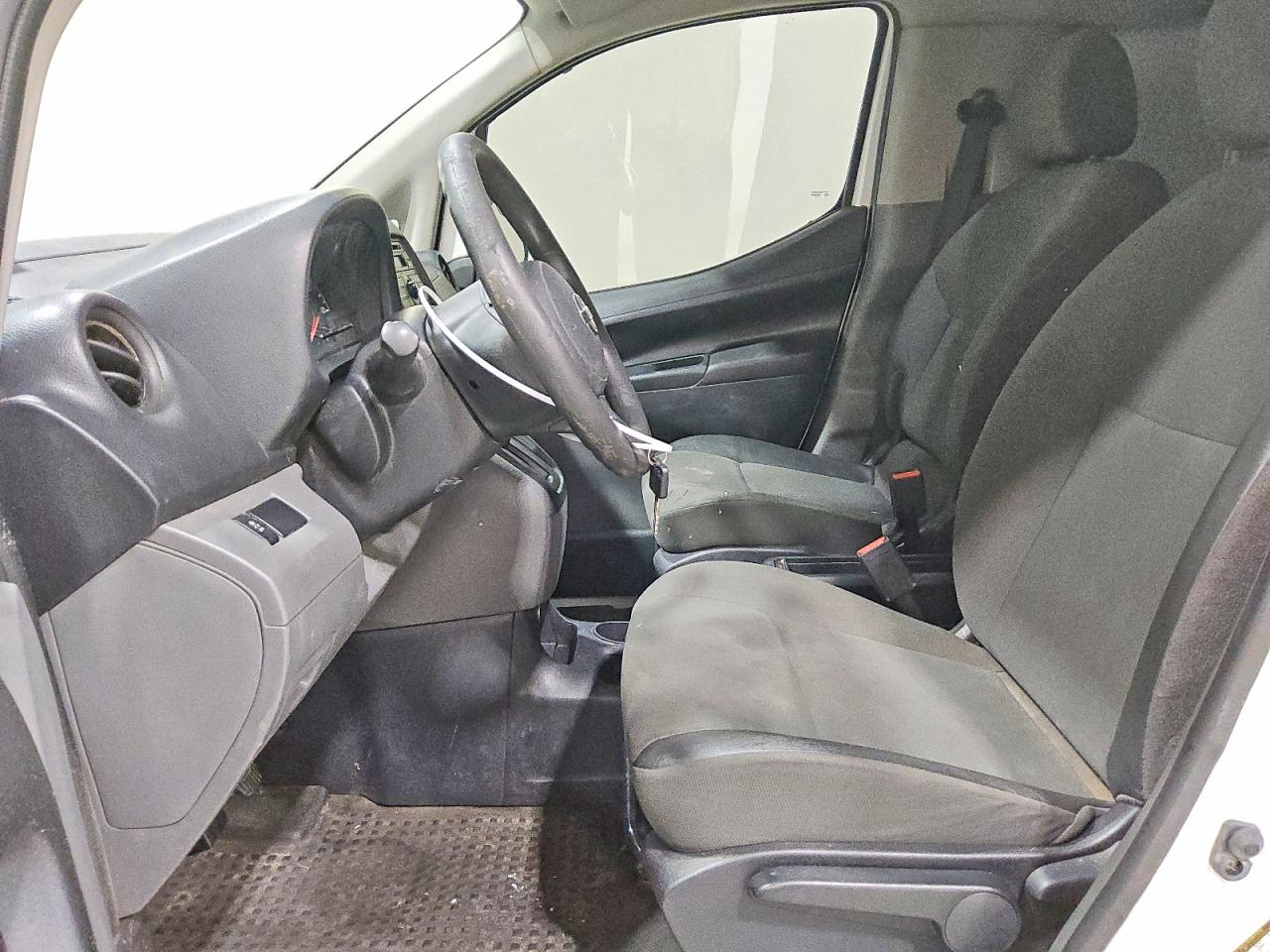 2015 Nissan Nv200 S White vin: 3N6CM0KN8FK718887