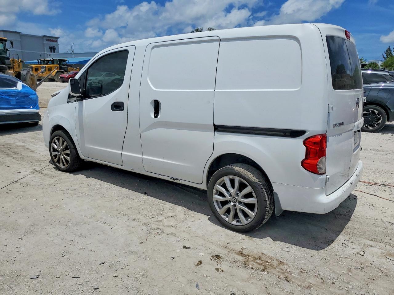 2015 Nissan Nv200 Sv White vin: 3N6CM0KN8FK735995