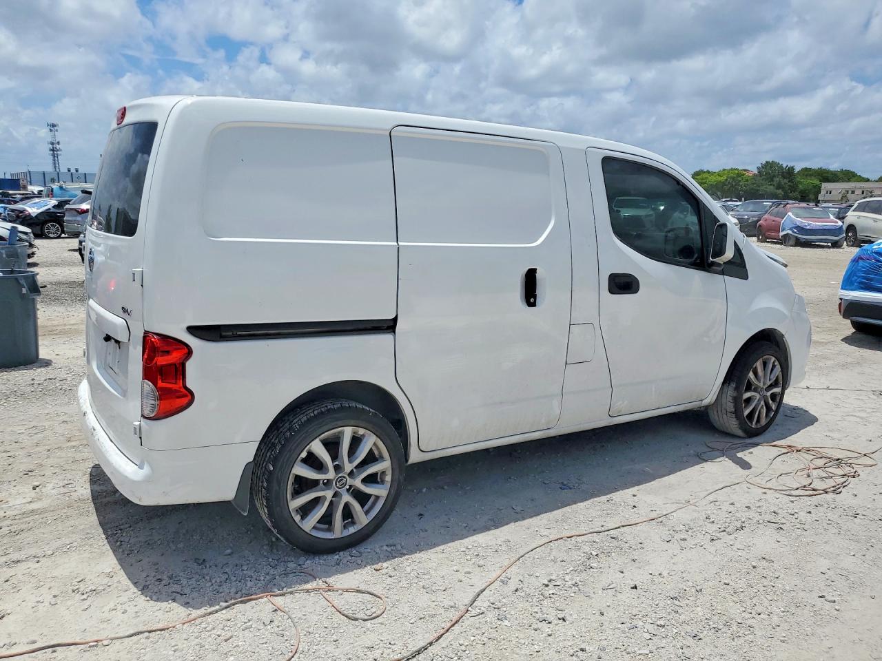 2015 Nissan Nv200 Sv White vin: 3N6CM0KN8FK735995