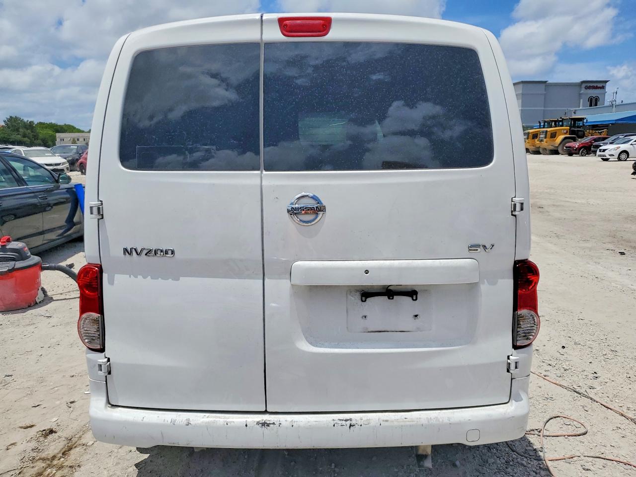 2015 Nissan Nv200 Sv White vin: 3N6CM0KN8FK735995